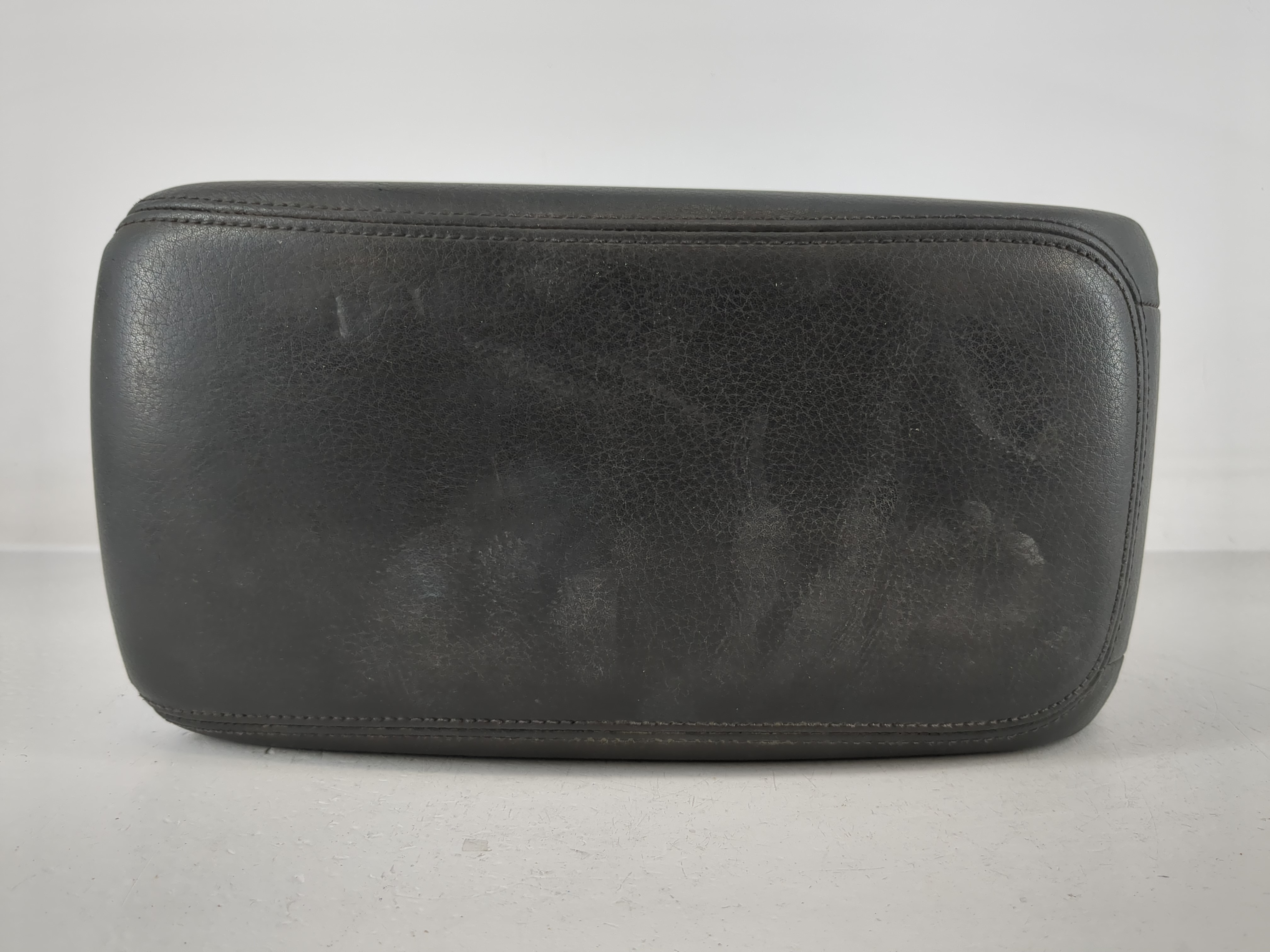 2015-2017 Audi A3 Center Console Armrest Cover Lid Black 1162052 - Oemusedautoparts1.com