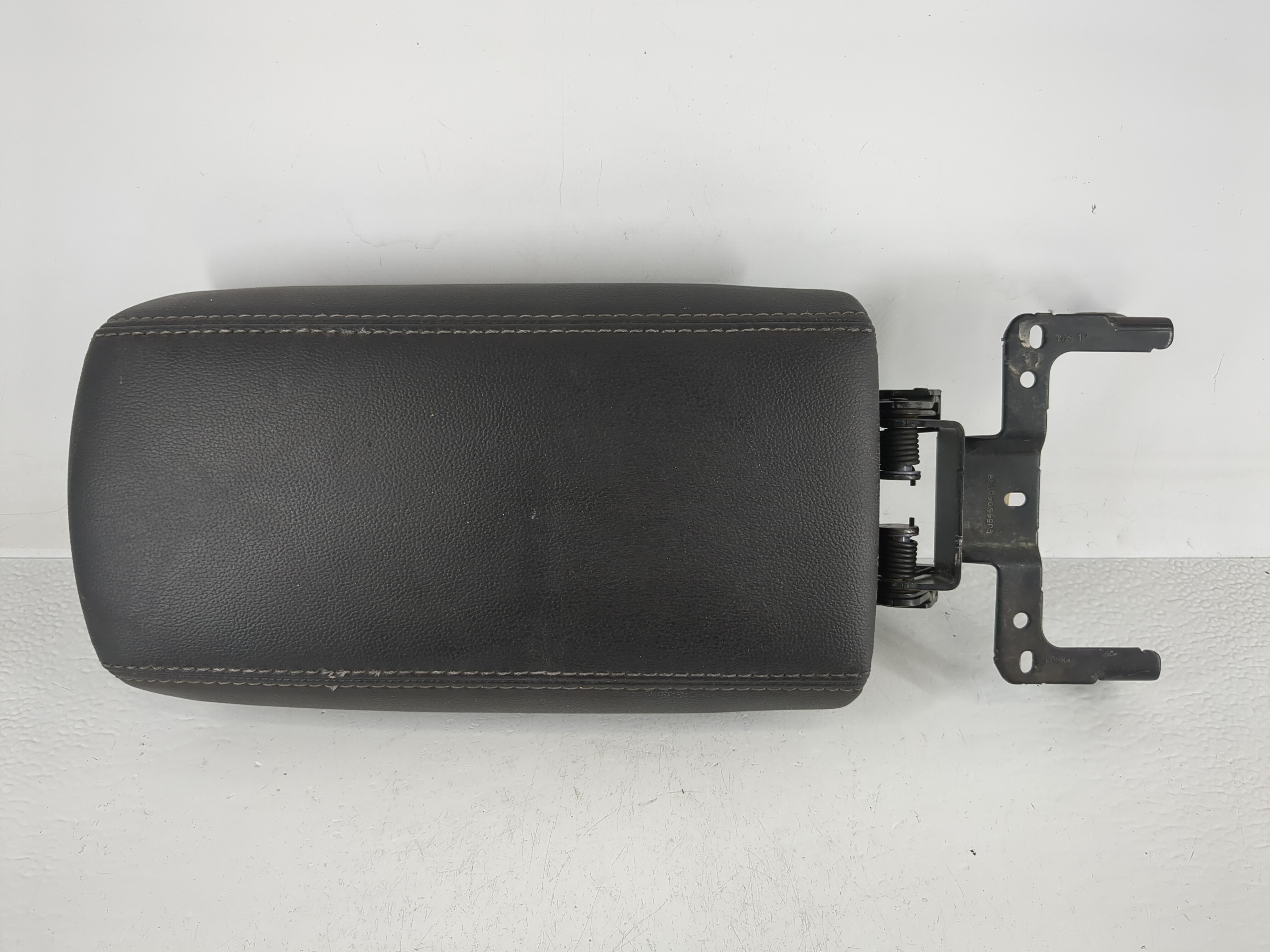 2017-2019 Ford Escape Center Console Armrest Cover Lid Black 1162054 - Oemusedautoparts1.com