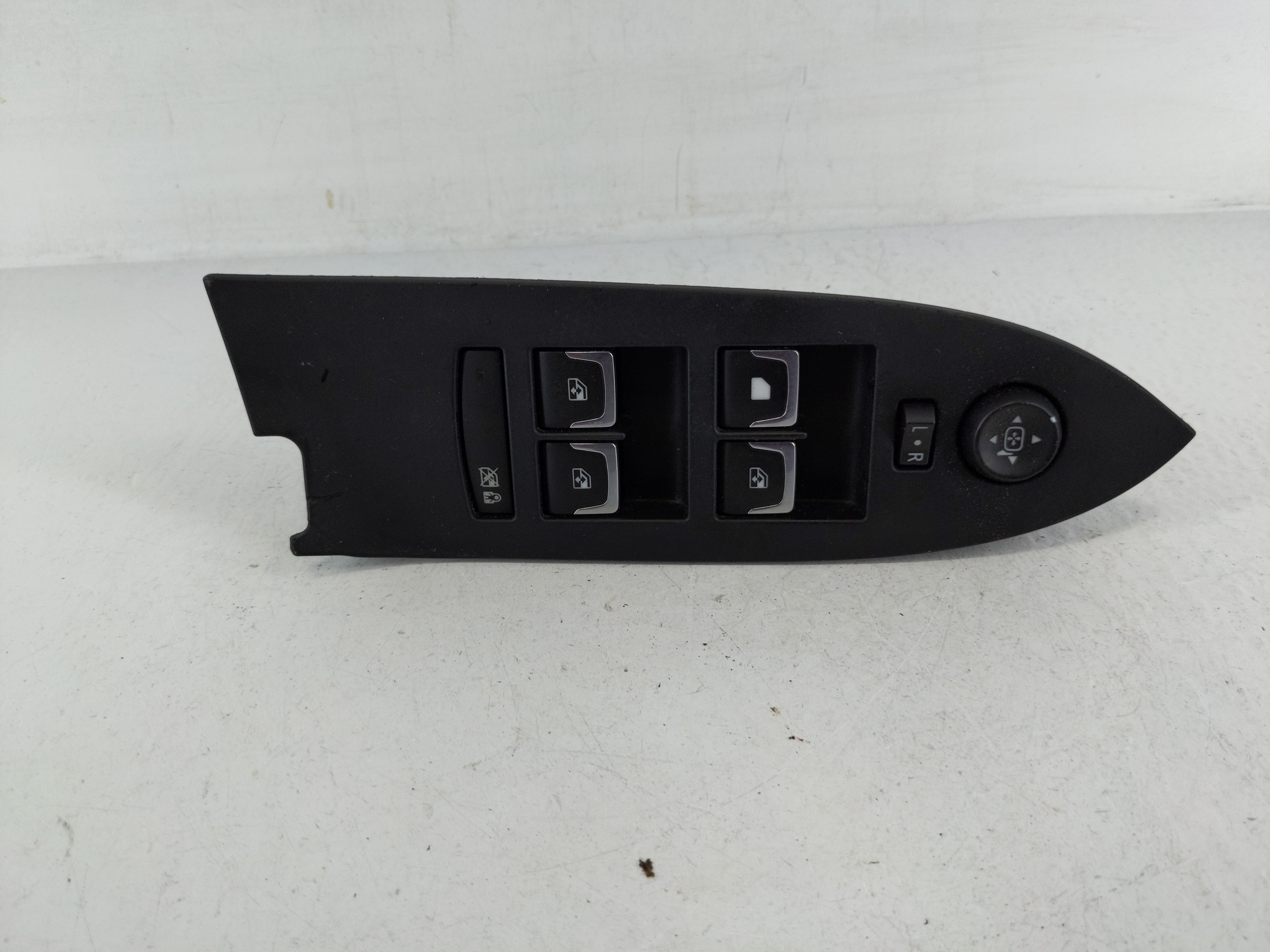 2014-2019 Cadillac Cts Driver Left Door Master Power Window Switch 1162062 - Oemusedautoparts1.com