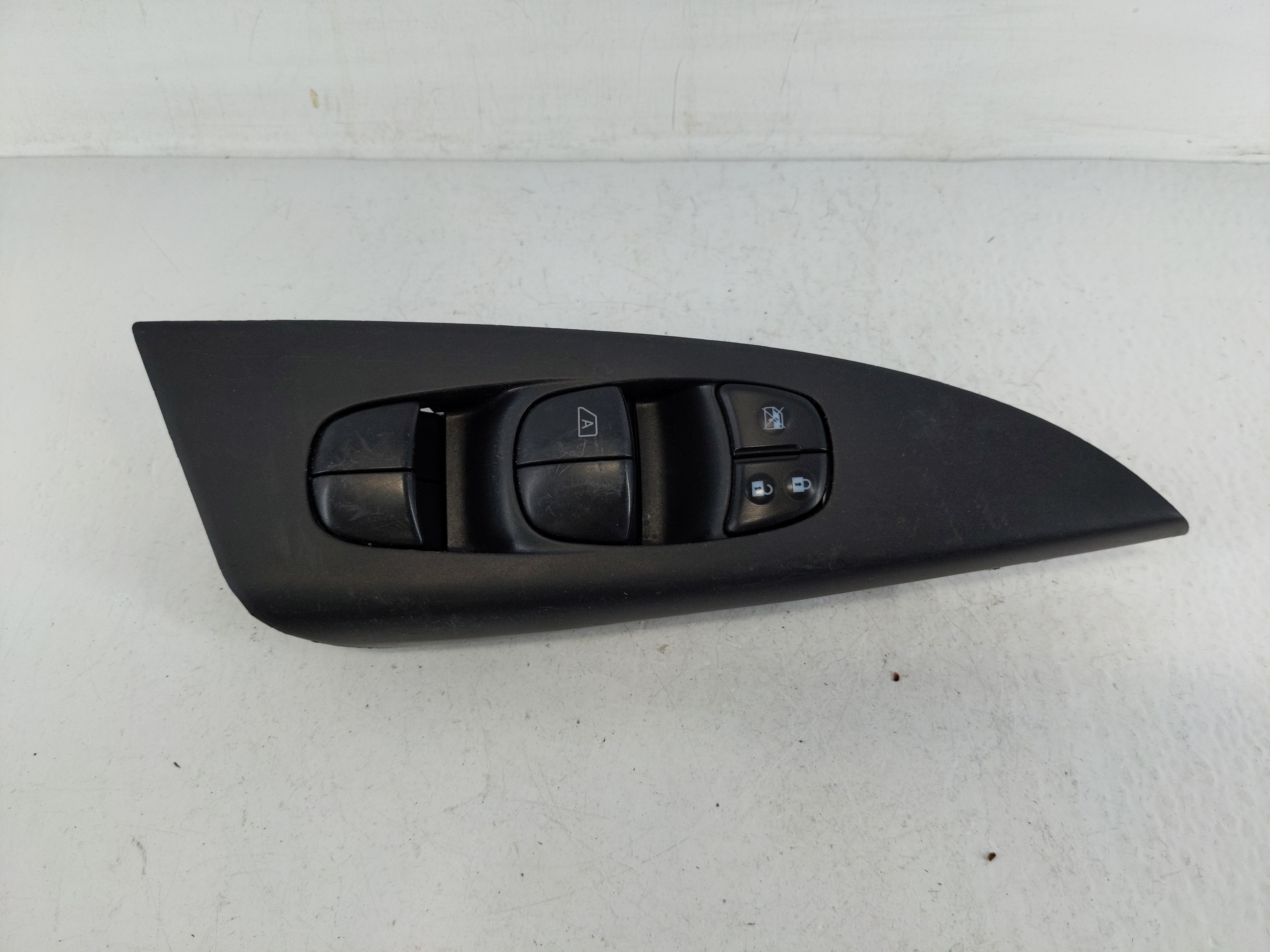 2013-2019 Nissan Sentra Driver Left Door Master Power Window Switch 1162071 - Oemusedautoparts1.com