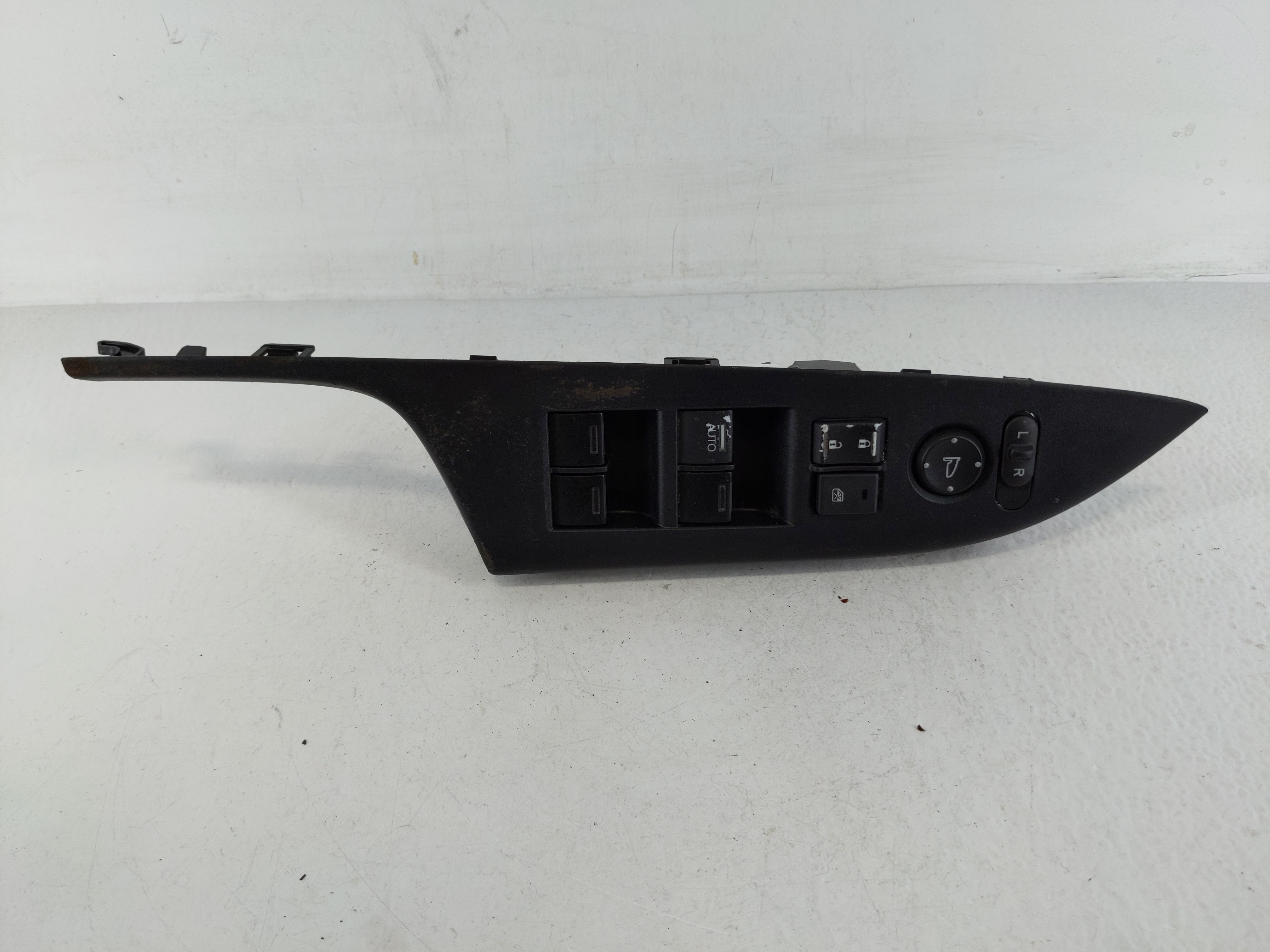 2013-2017 Honda Accord Driver Left Door Master Power Window Switch 1162072 - Oemusedautoparts1.com