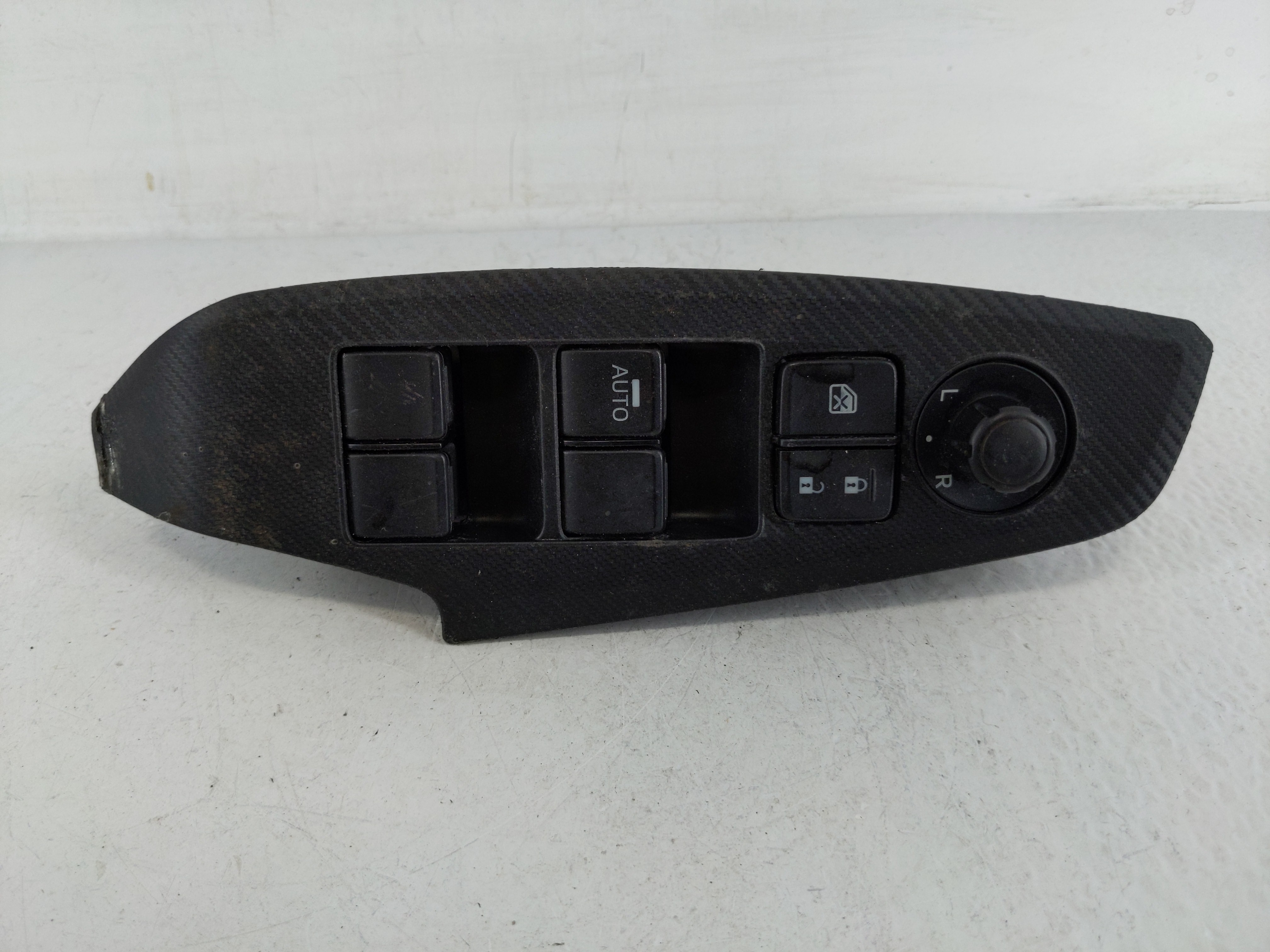 2014-2016 Mazda 3 Driver Left Door Master Power Window Switch Bjs7 684l6 1162079 - Oemusedautoparts1.com