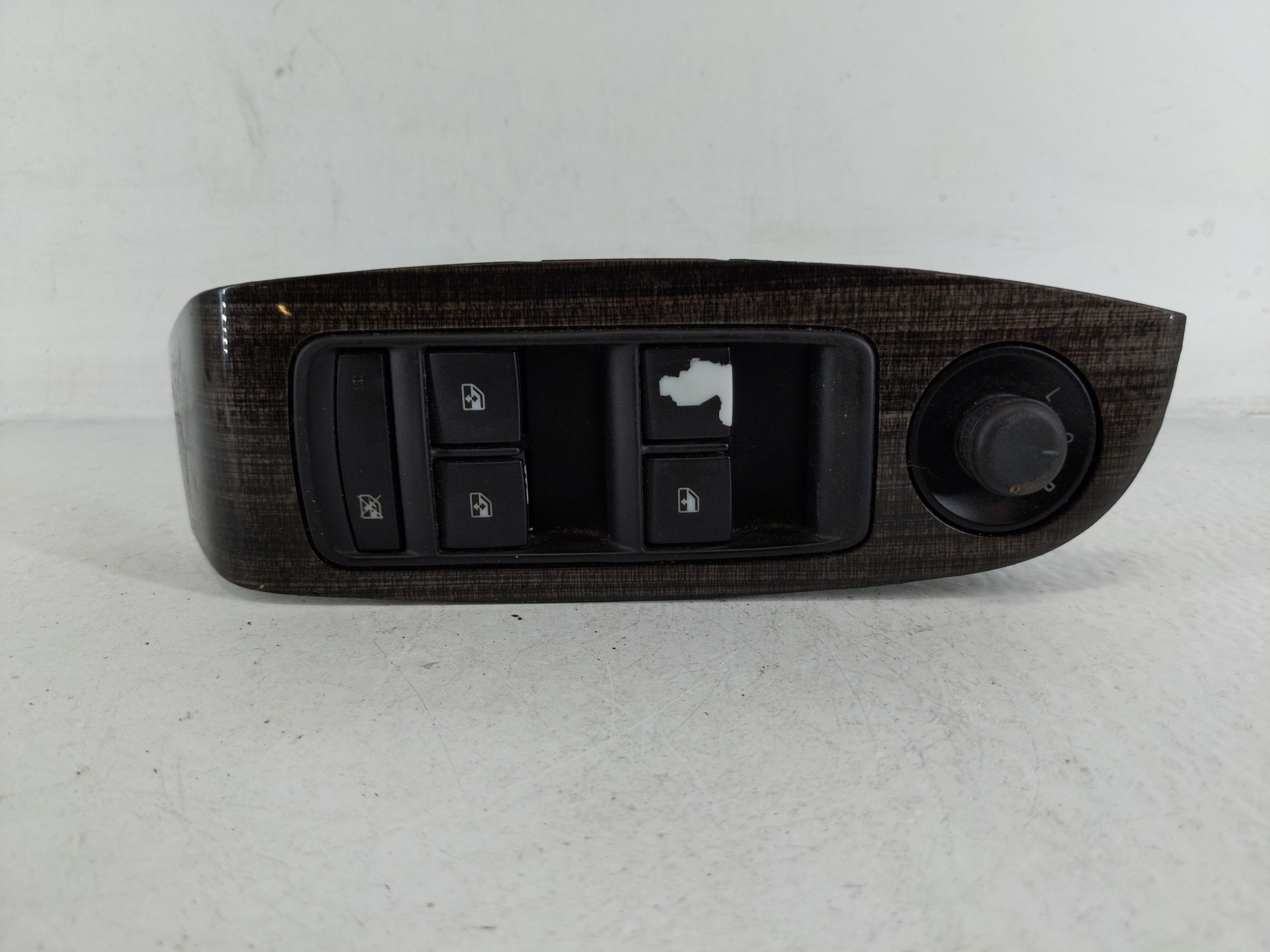 2014-2016 Chevrolet Malibu Driver Left Door Master Power Window Switch 1162082 - Oemusedautoparts1.com