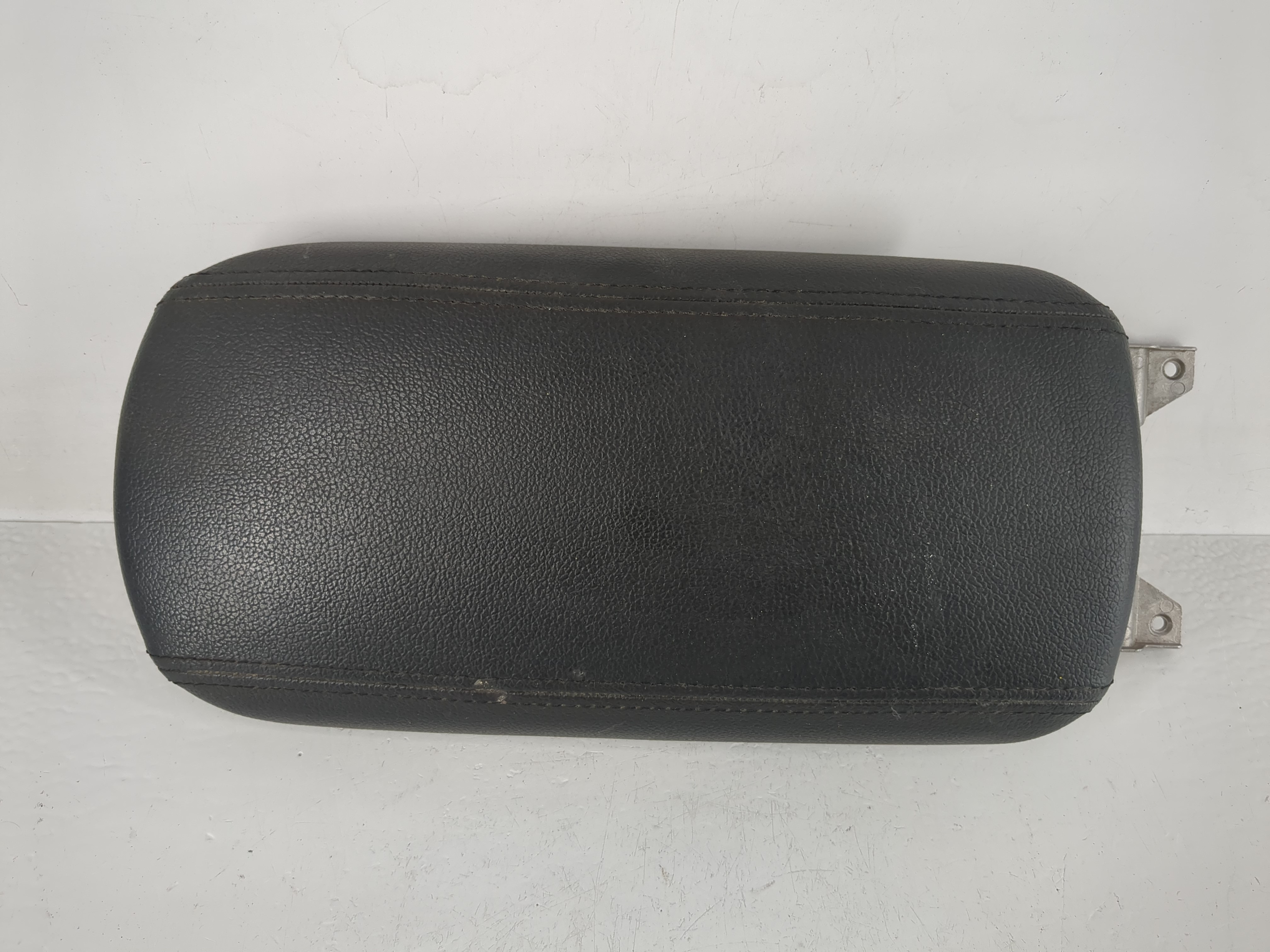 2014-2018 Kia Forte Center Console Armrest Cover Lid Black 1162124 - Oemusedautoparts1.com