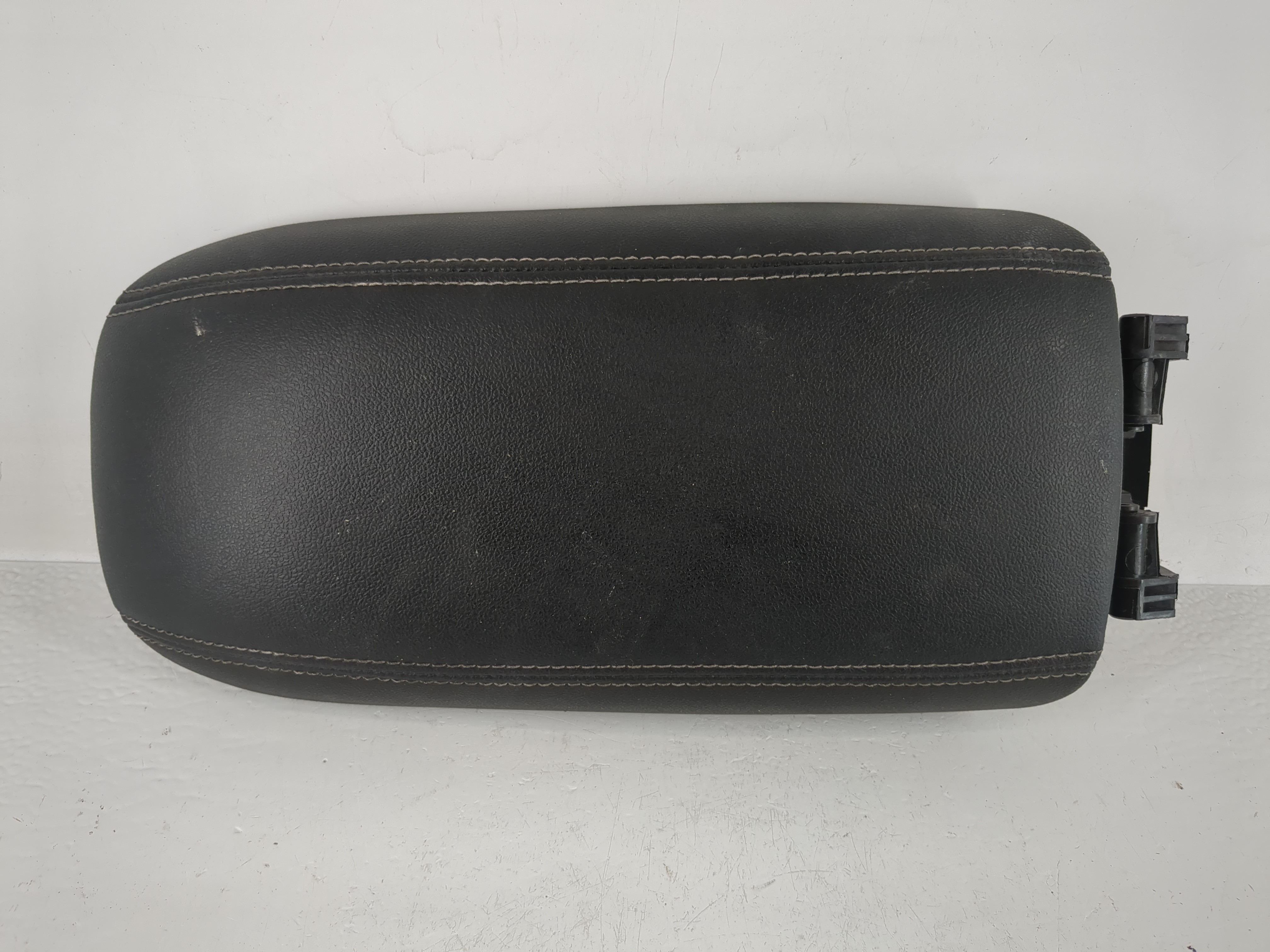 2023 Ford Escape Center Console Armrest Cover Lid Black 1162144 - Oemusedautoparts1.com