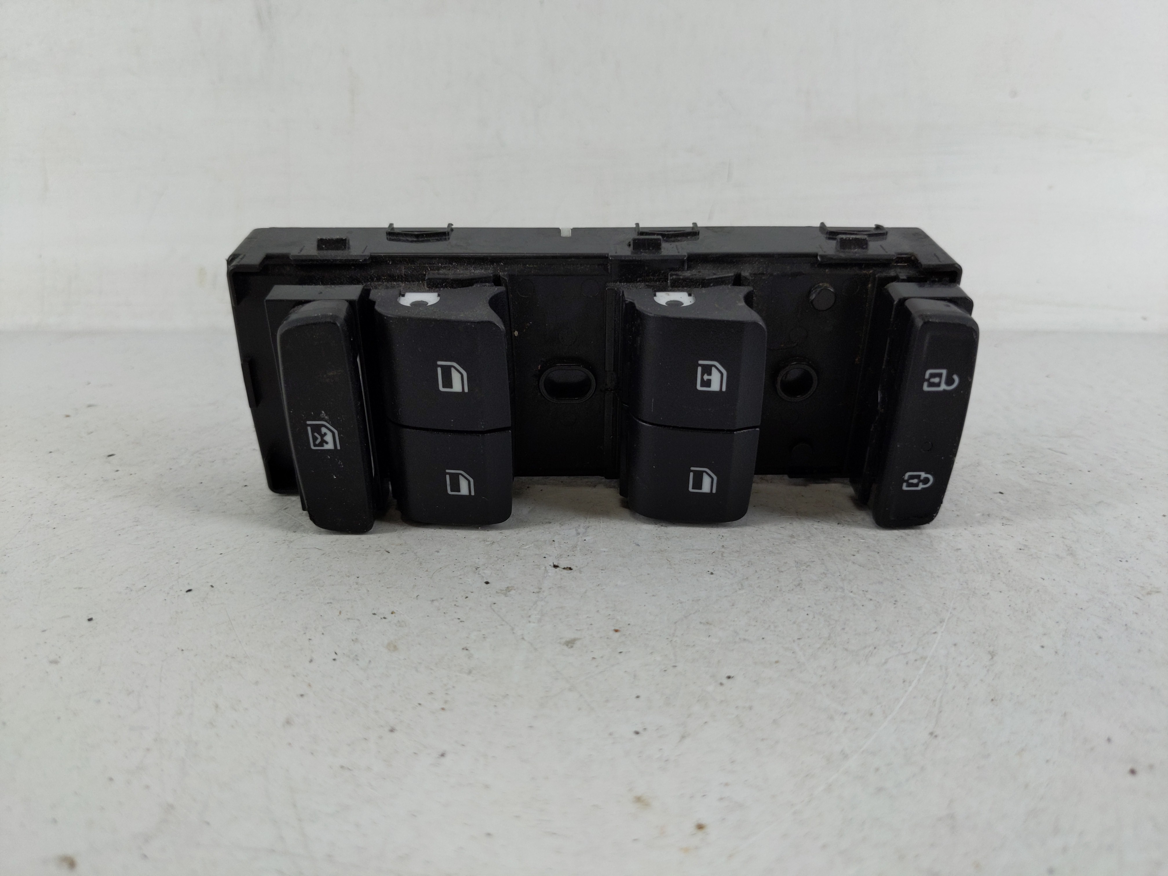 2021-2022 Hyundai Elantra Driver Left Door Master Power Window Switch 1162158 - Oemusedautoparts1.com