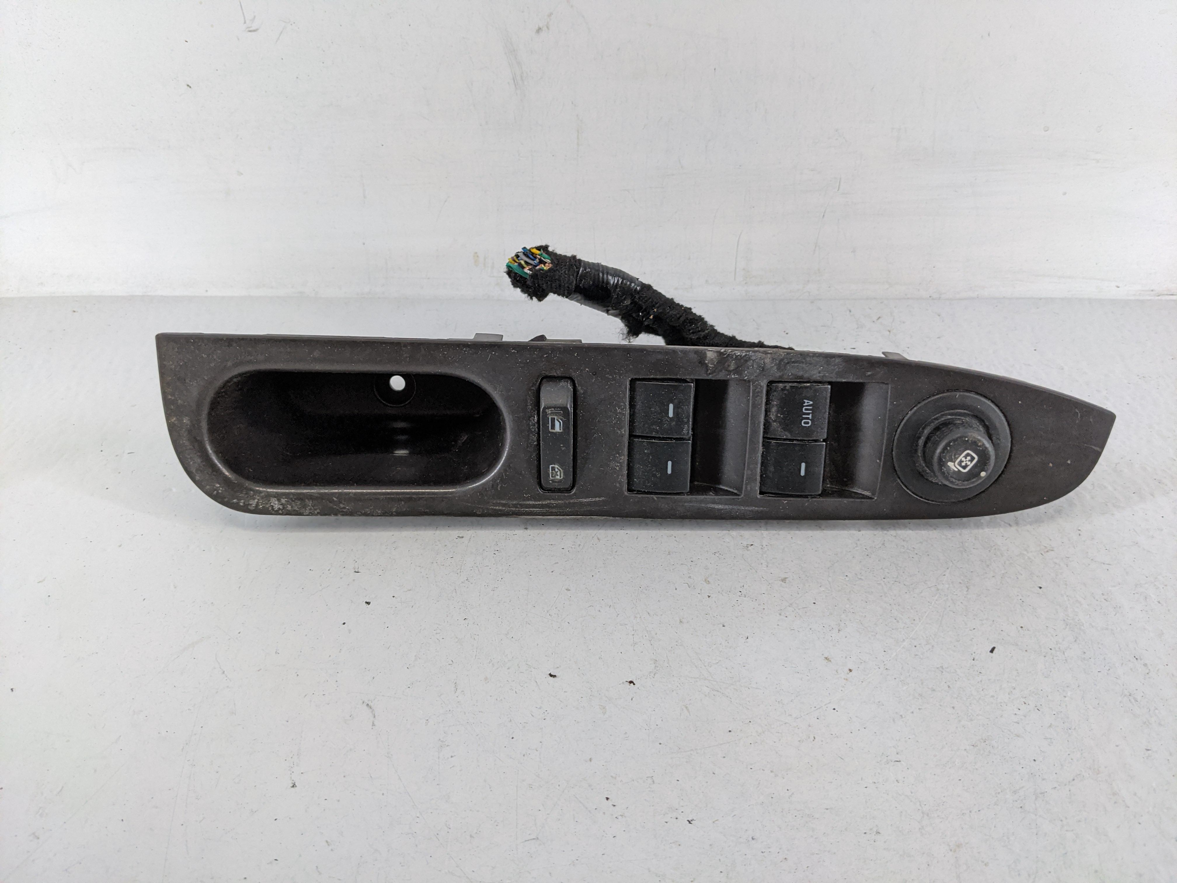 2010-2011 Mercury Milan Driver Left Door Master Power Window Switch 1162166 - Oemusedautoparts1.com