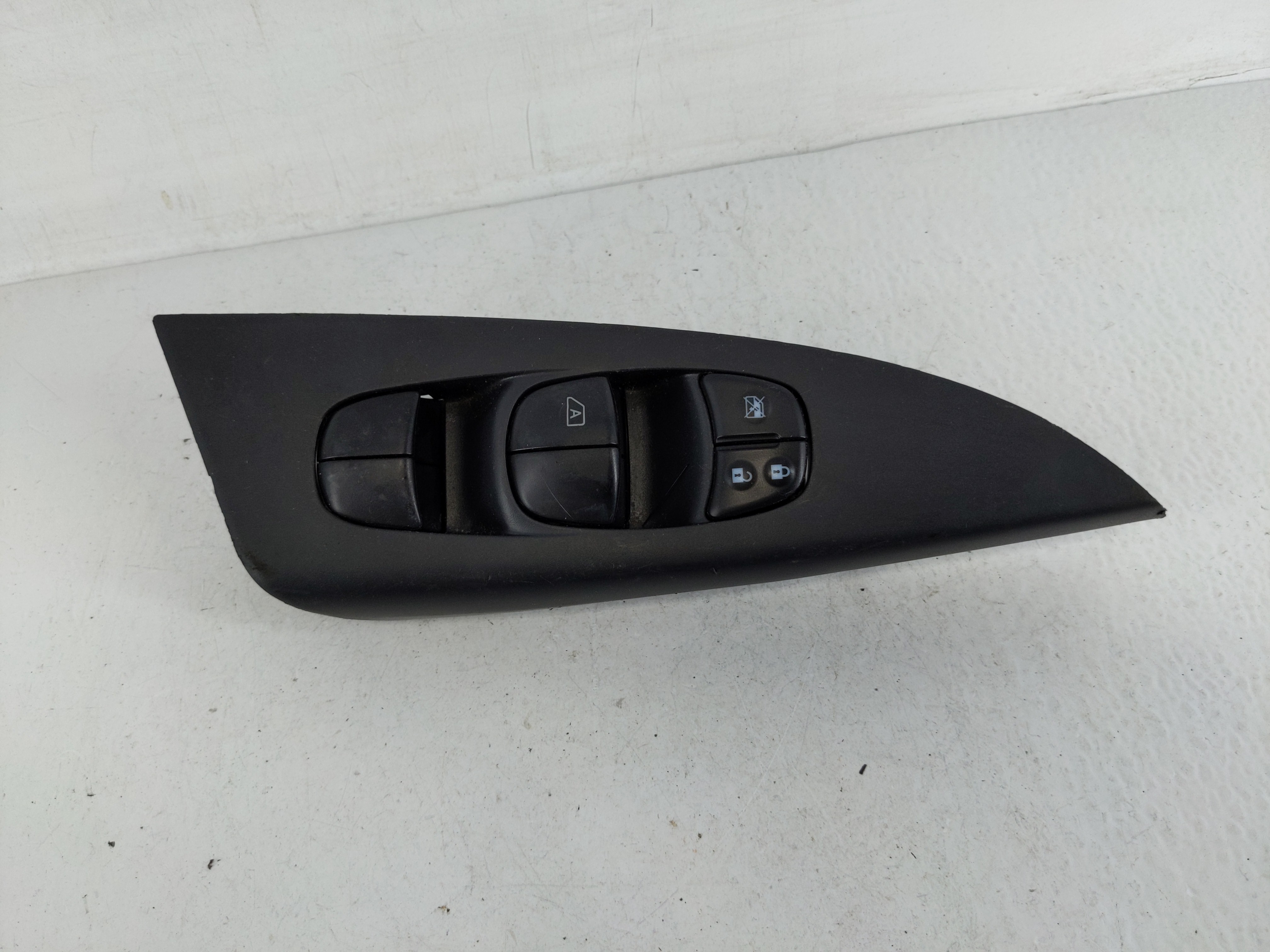 2013-2019 Nissan Sentra Driver Left Door Master Power Window Switch 1162168 - Oemusedautoparts1.com