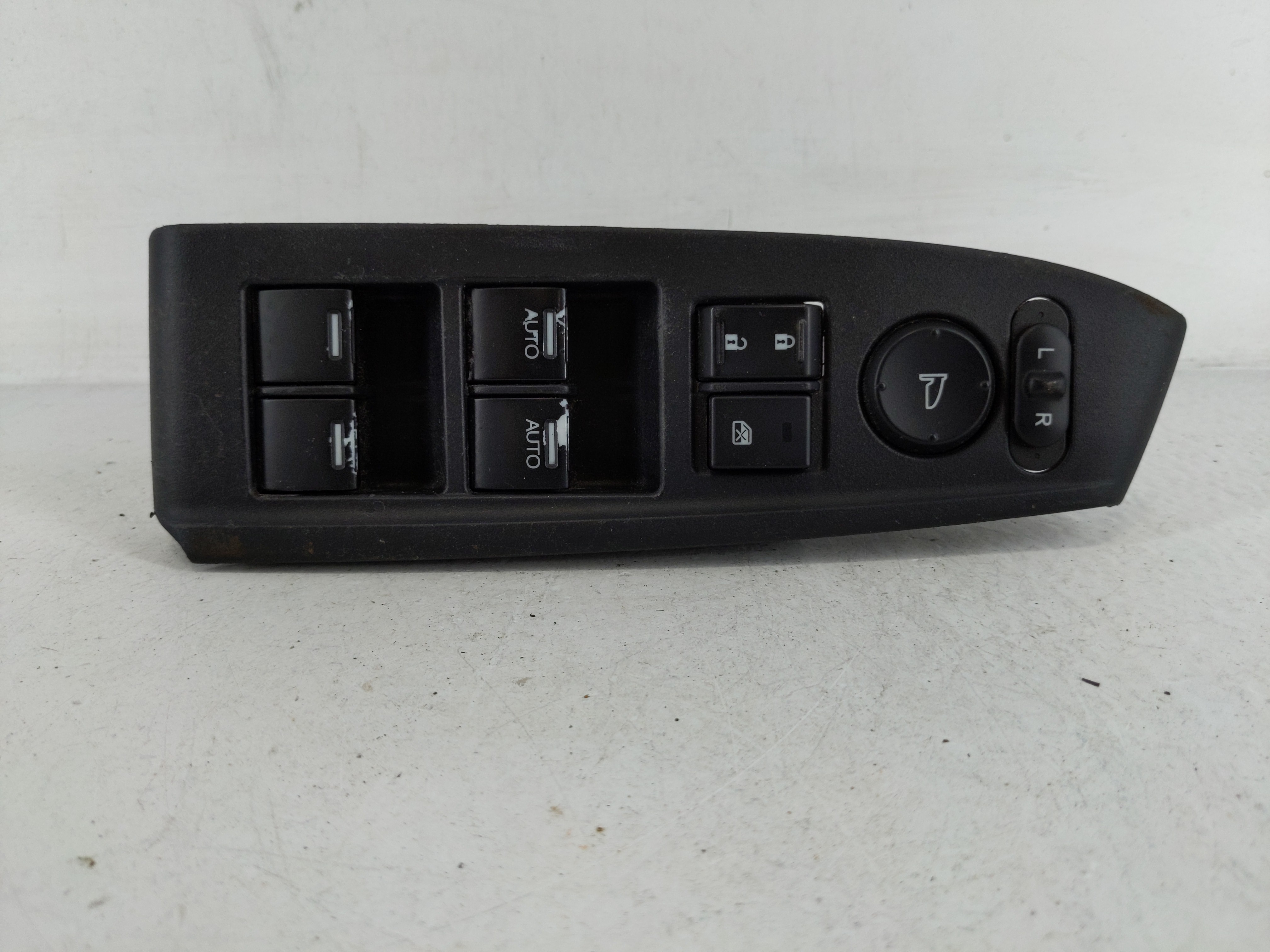2008-2012 Honda Accord Driver Left Door Master Power Window Switch 1162169 - Oemusedautoparts1.com