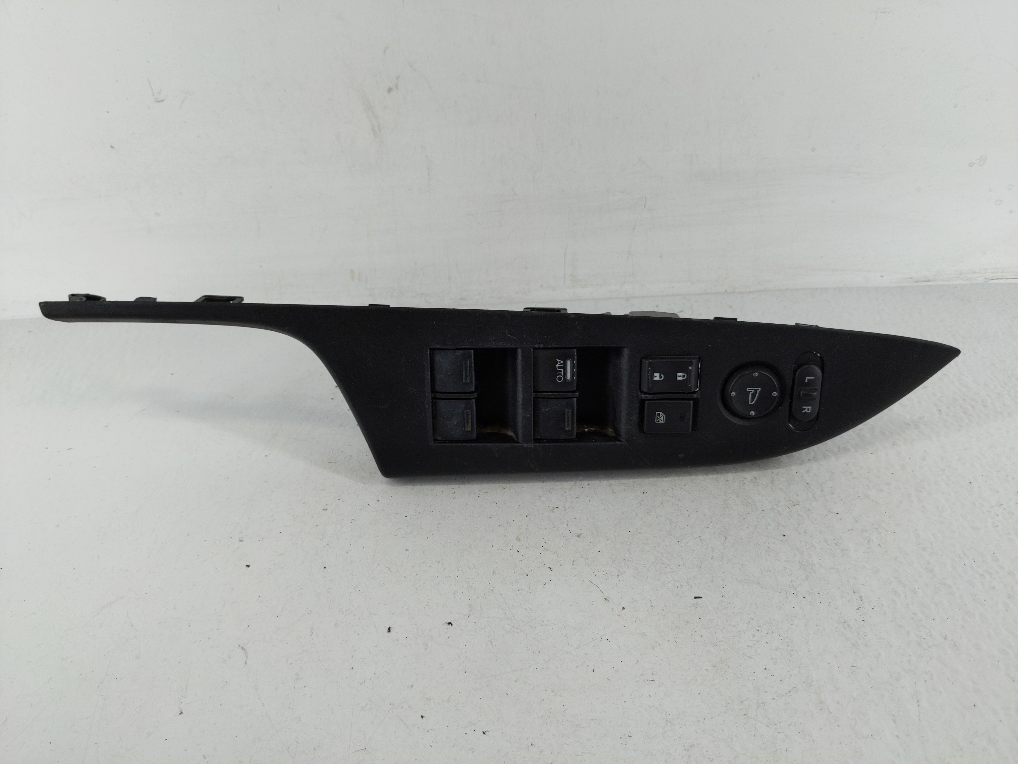 2013-2017 Honda Accord Driver Left Door Master Power Window Switch 1162193 - Oemusedautoparts1.com