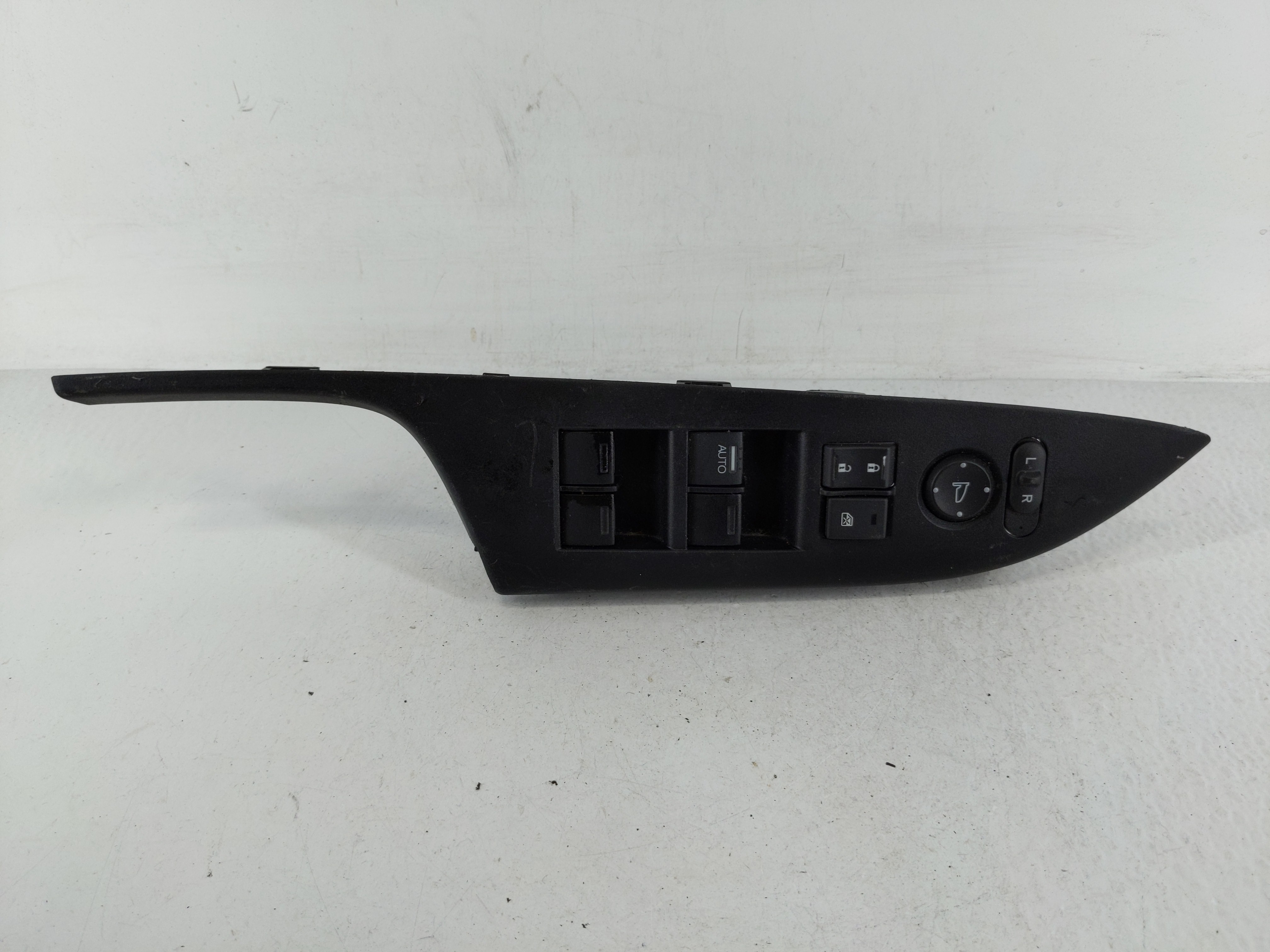 2013-2017 Honda Accord Driver Left Door Master Power Window Switch 1162204 - Oemusedautoparts1.com