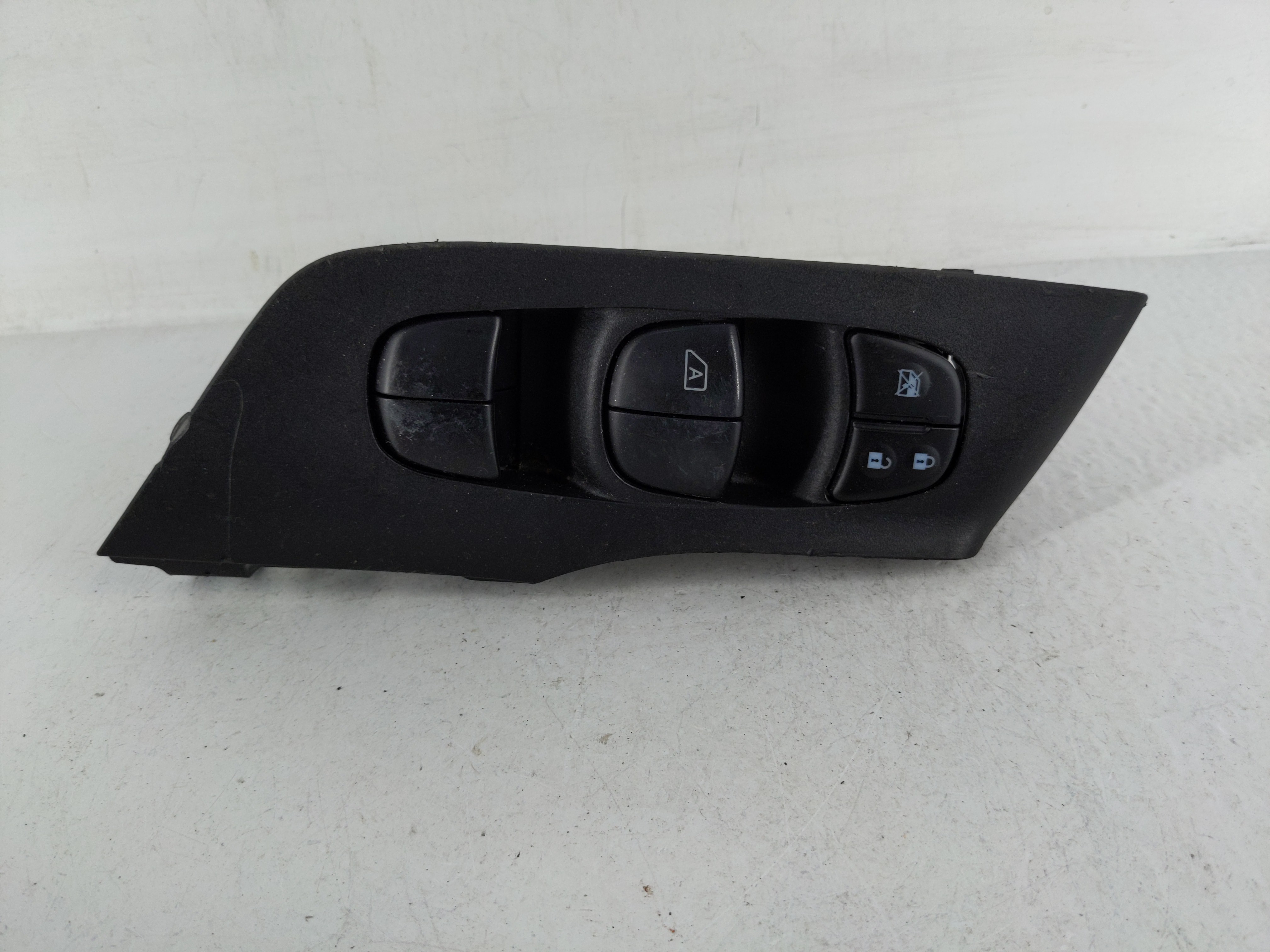 2013-2018 Nissan Altima Driver Left Door Master Power Window Switch 1162207 - Oemusedautoparts1.com