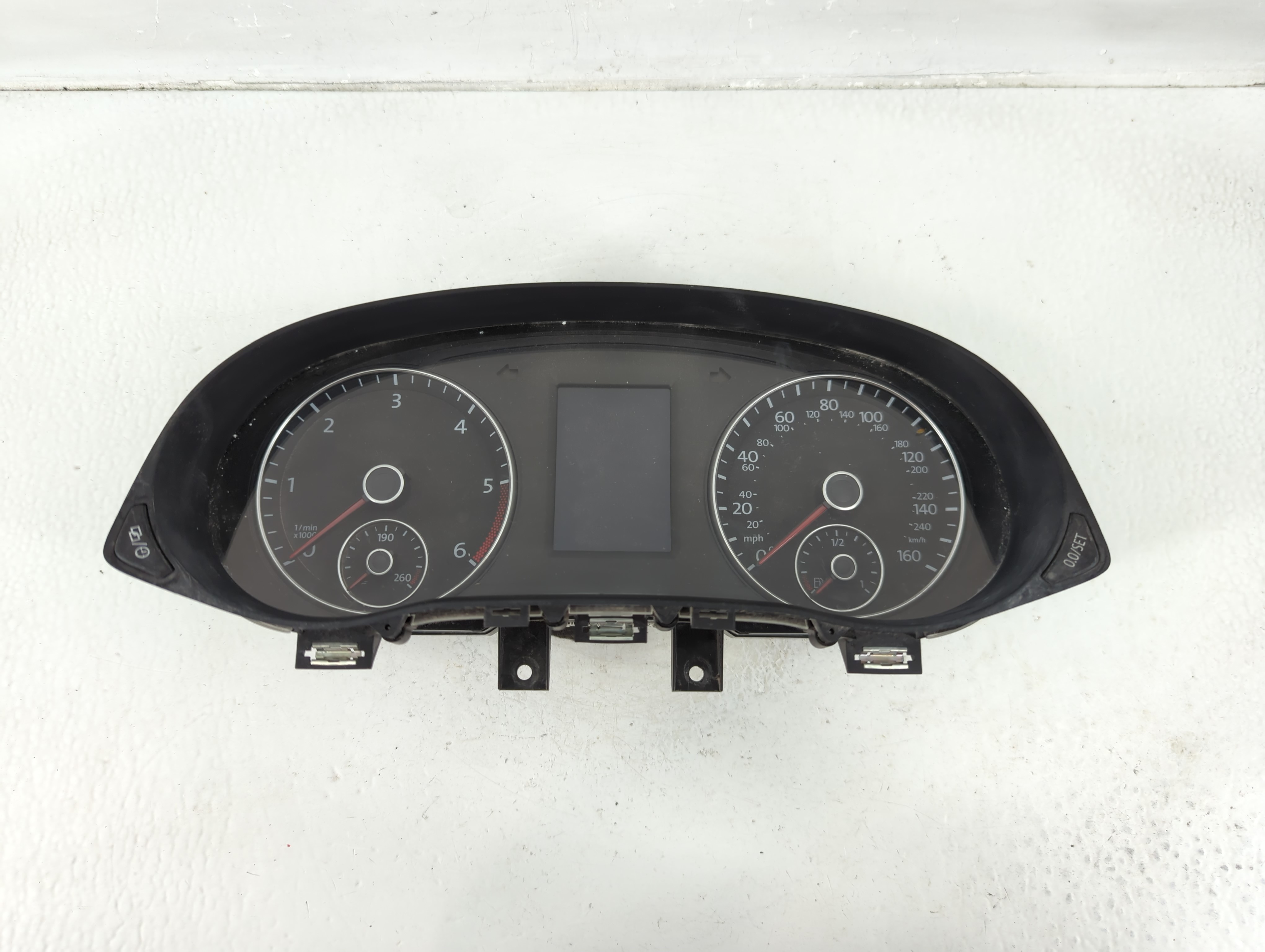 2013-2014 Volkswagen Passat Speedometer Instrument Cluster Gauges 1162219 - Oemusedautoparts1.com