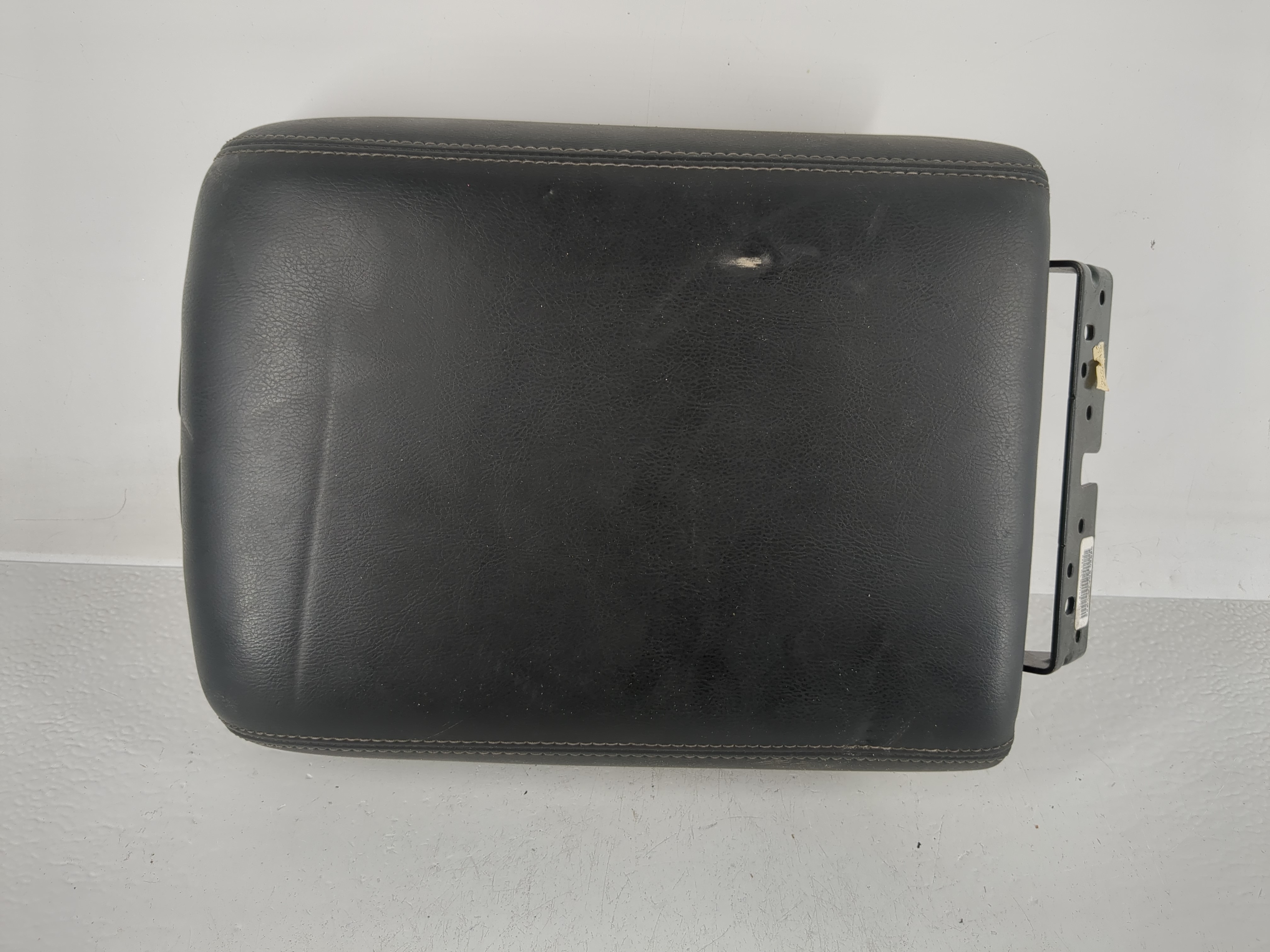 2014-2020 Nissan Pathfinder Center Console Armrest Cover Lid Black 1162439 - Oemusedautoparts1.com