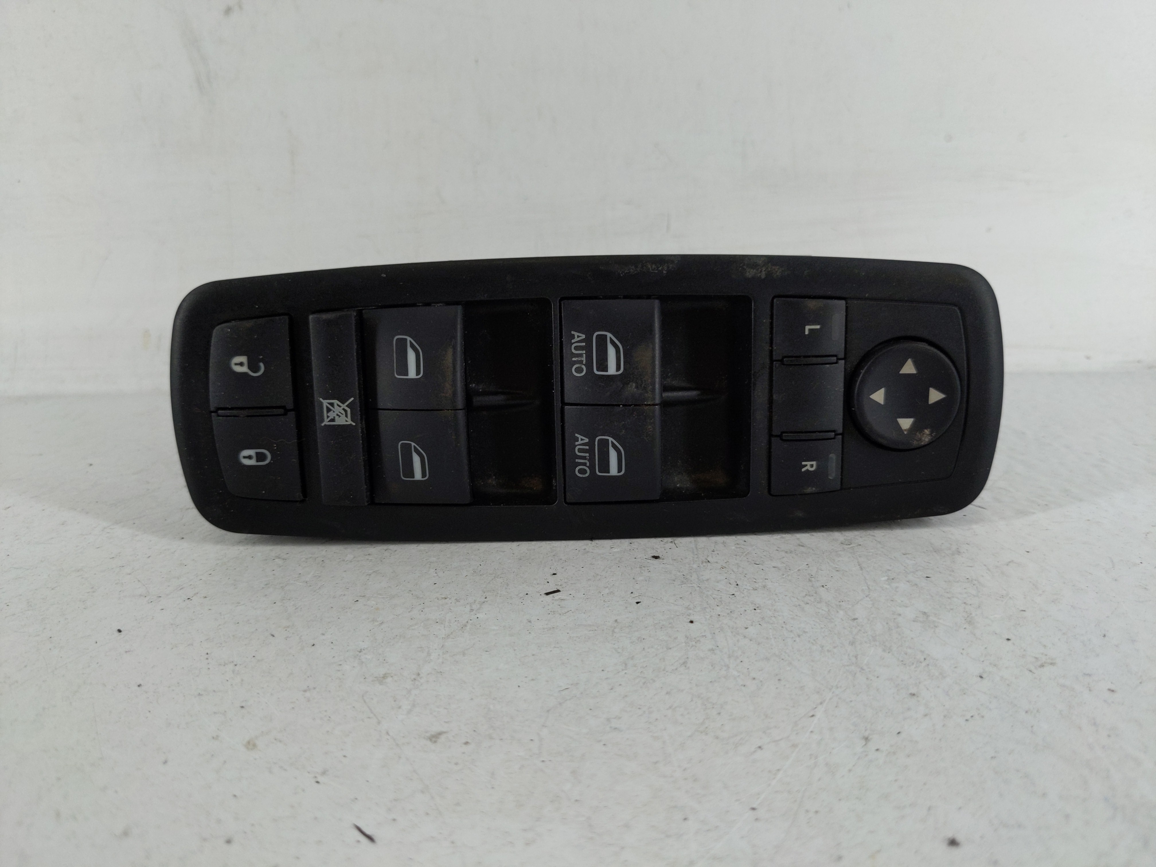 2015-2022 Jeep Cherokee Driver Left Door Master Power Window Switch 1162443 - Oemusedautoparts1.com