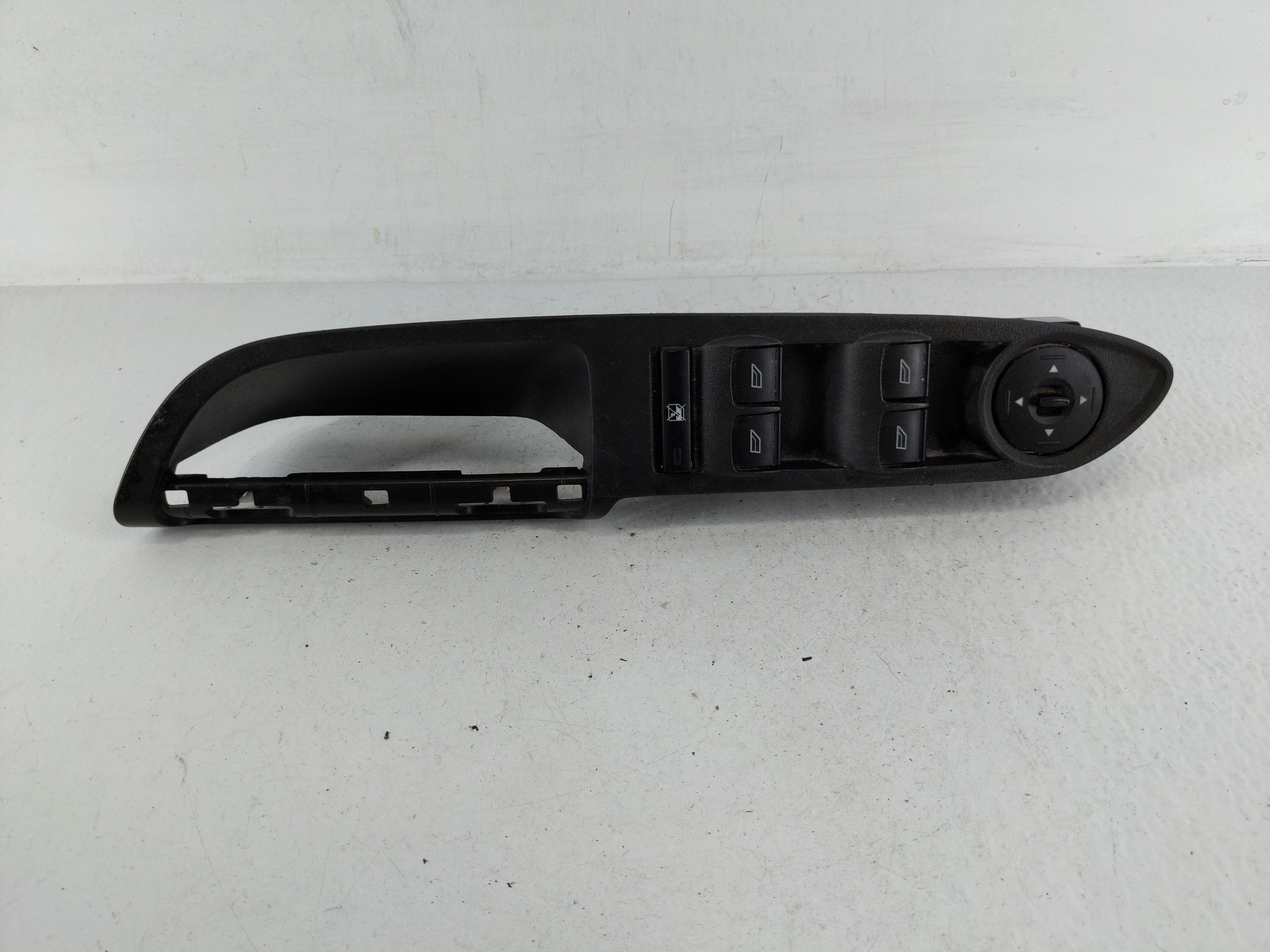 2017-2019 Ford Escape Driver Left Door Master Power Window Switch 1162444 - Oemusedautoparts1.com