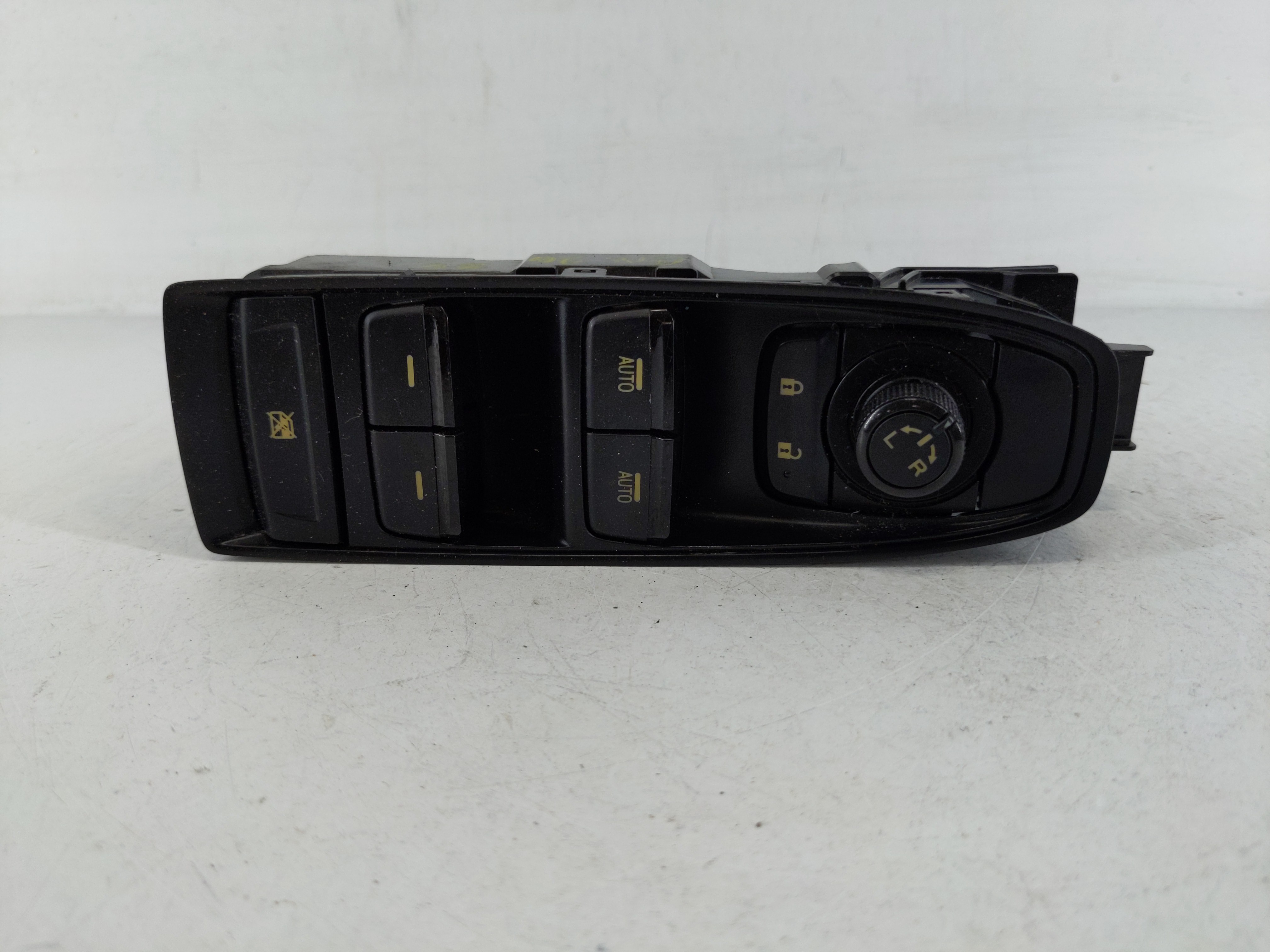 Picture of 2019 Subaru Xv Driver Left Door Master Power Window Switch 83071fl130 1162461