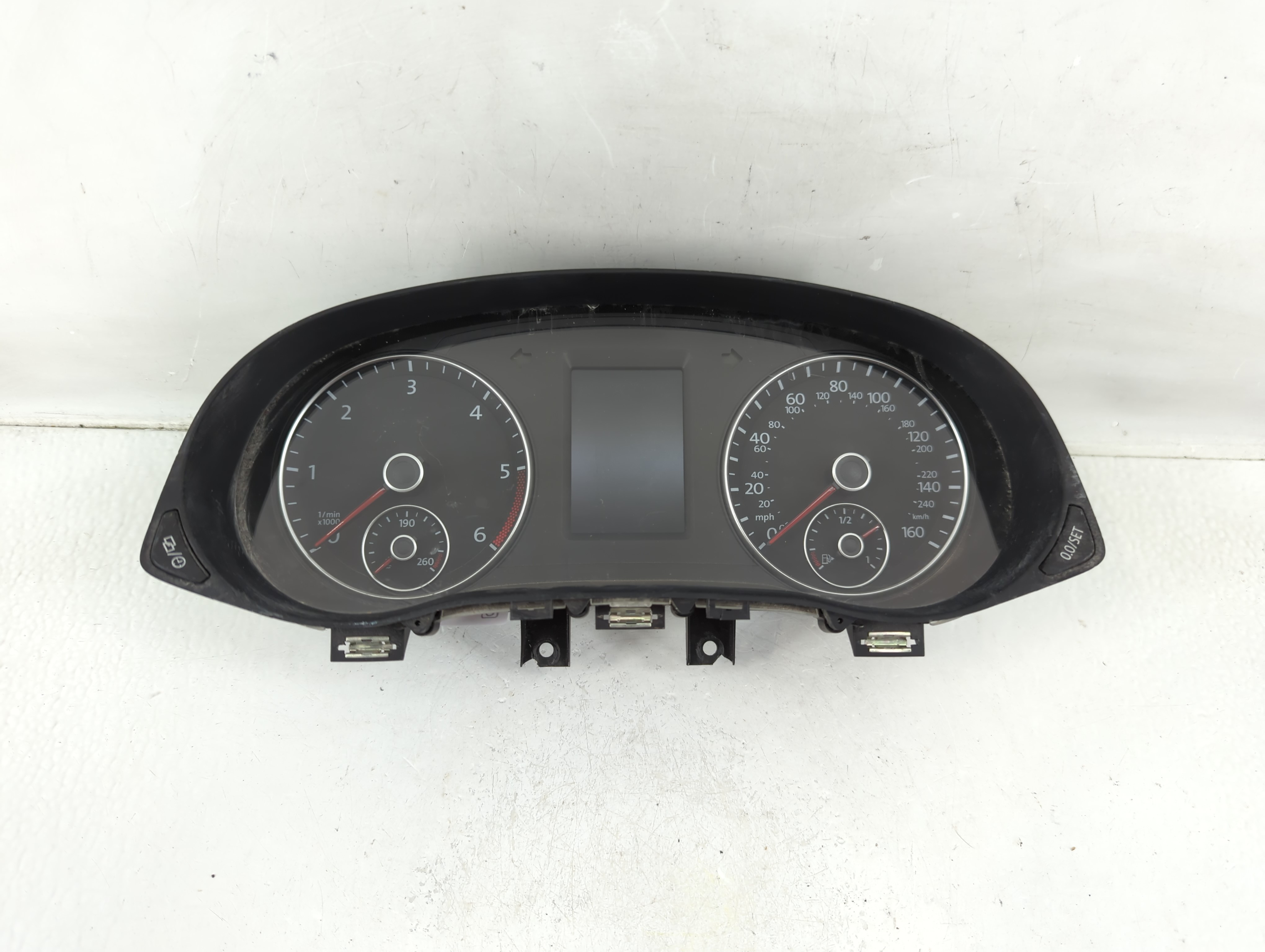 2015-2015 Volkswagen Passat Speedometer Instrument Cluster Gauges 1162491 - Oemusedautoparts1.com