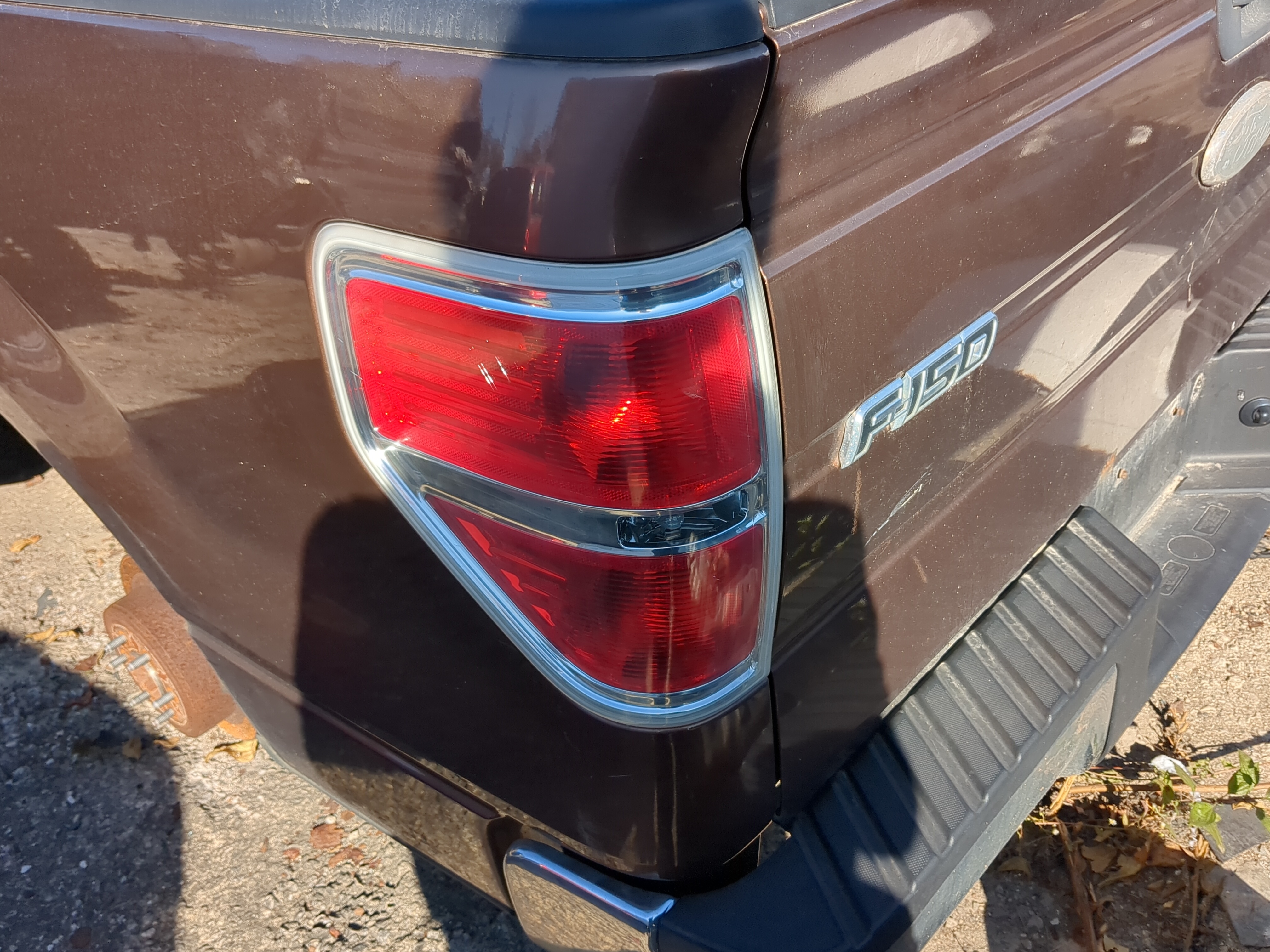 Picture of 2009-2014 Ford F-150 Driver Left Side Tail Light Taillight Oem 1164031