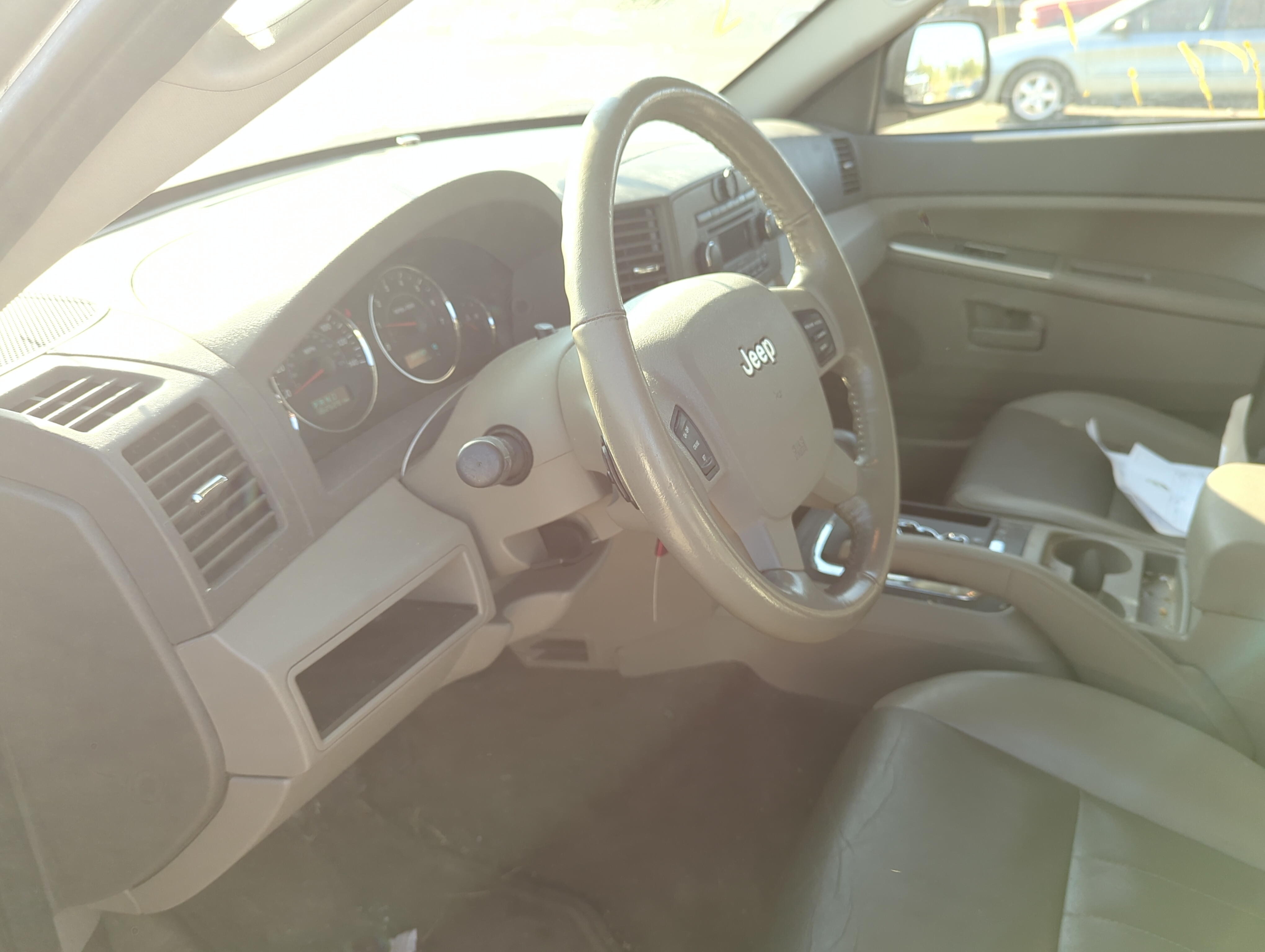 Picture of 2005-2007 Jeep Grand Cherokee Air Bag Driver Left Steering Wheel Mounted 1164244