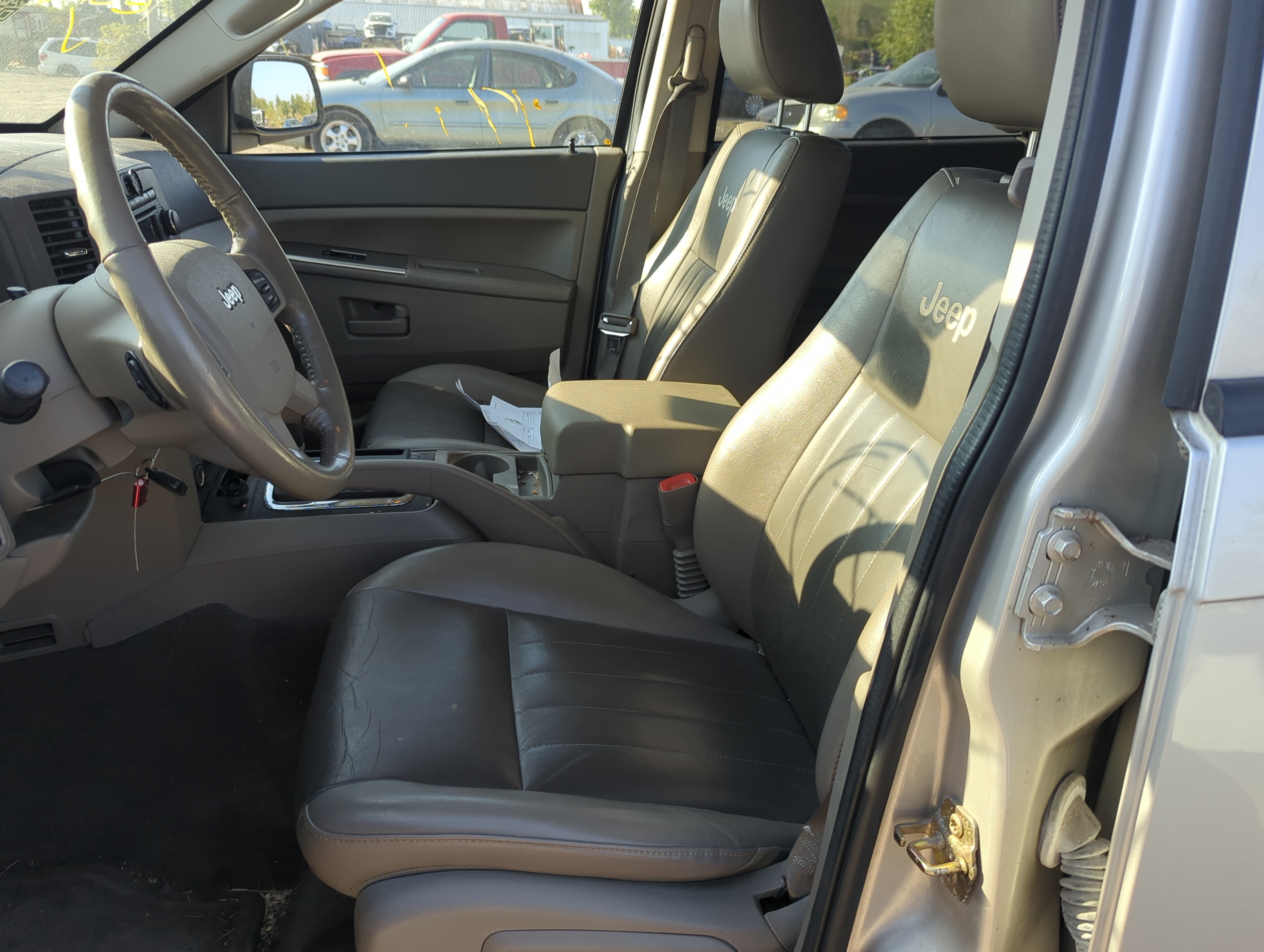 2005-2010 Jeep Grand Cherokee Driver Front Seat Oem 1164324 - Oemusedautoparts1.com