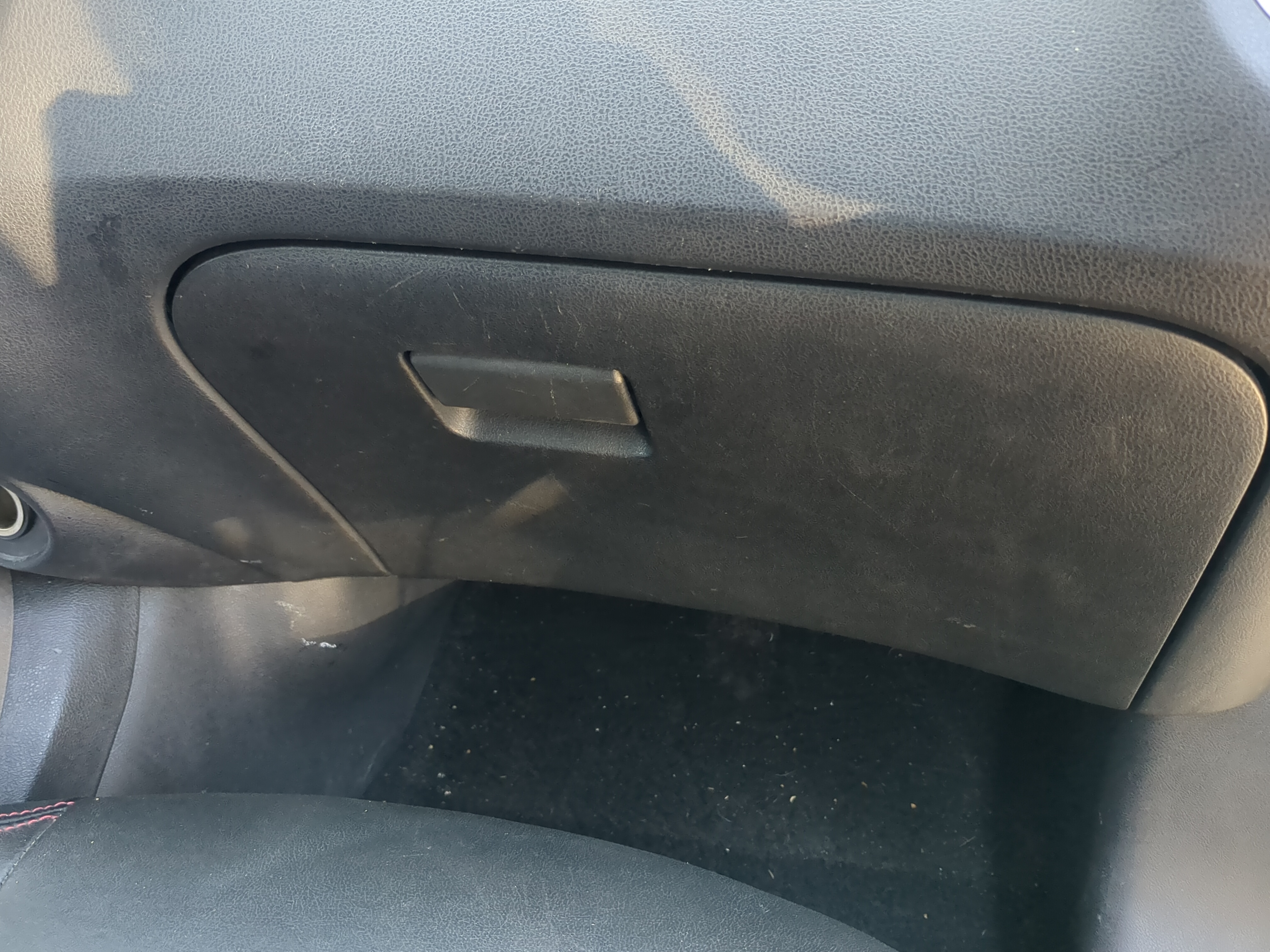 2013 Nissan Juke Passenger Glove Box Door Storage Compartment 1164467 - Oemusedautoparts1.com