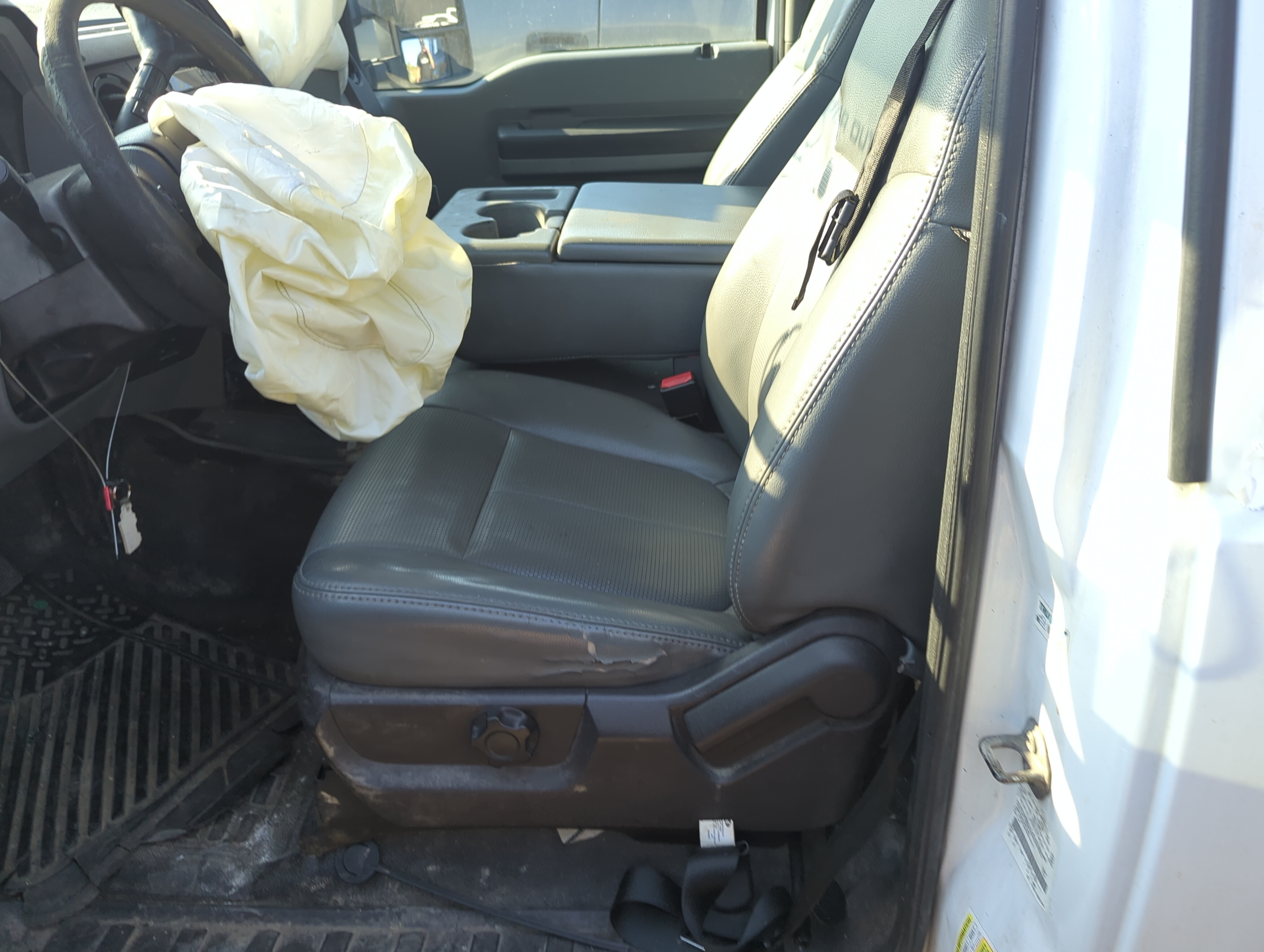 2011-2016 Ford F-350 Super Duty Driver Front Seat Oem 1164517 - Oemusedautoparts1.com