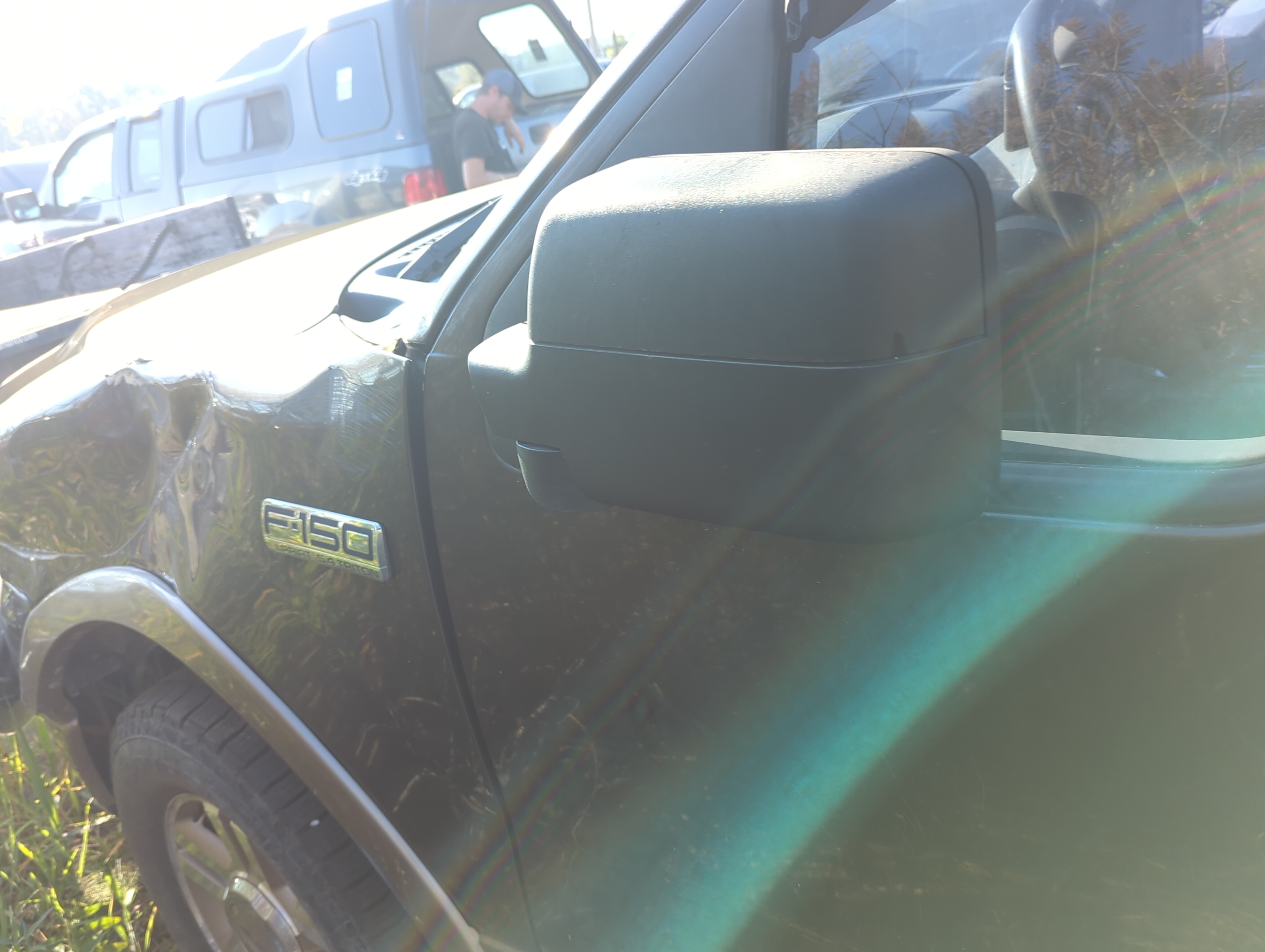 2004-2006 Ford F-150 Driver Left Side View Power Door Mirror 1164725 - Oemusedautoparts1.com