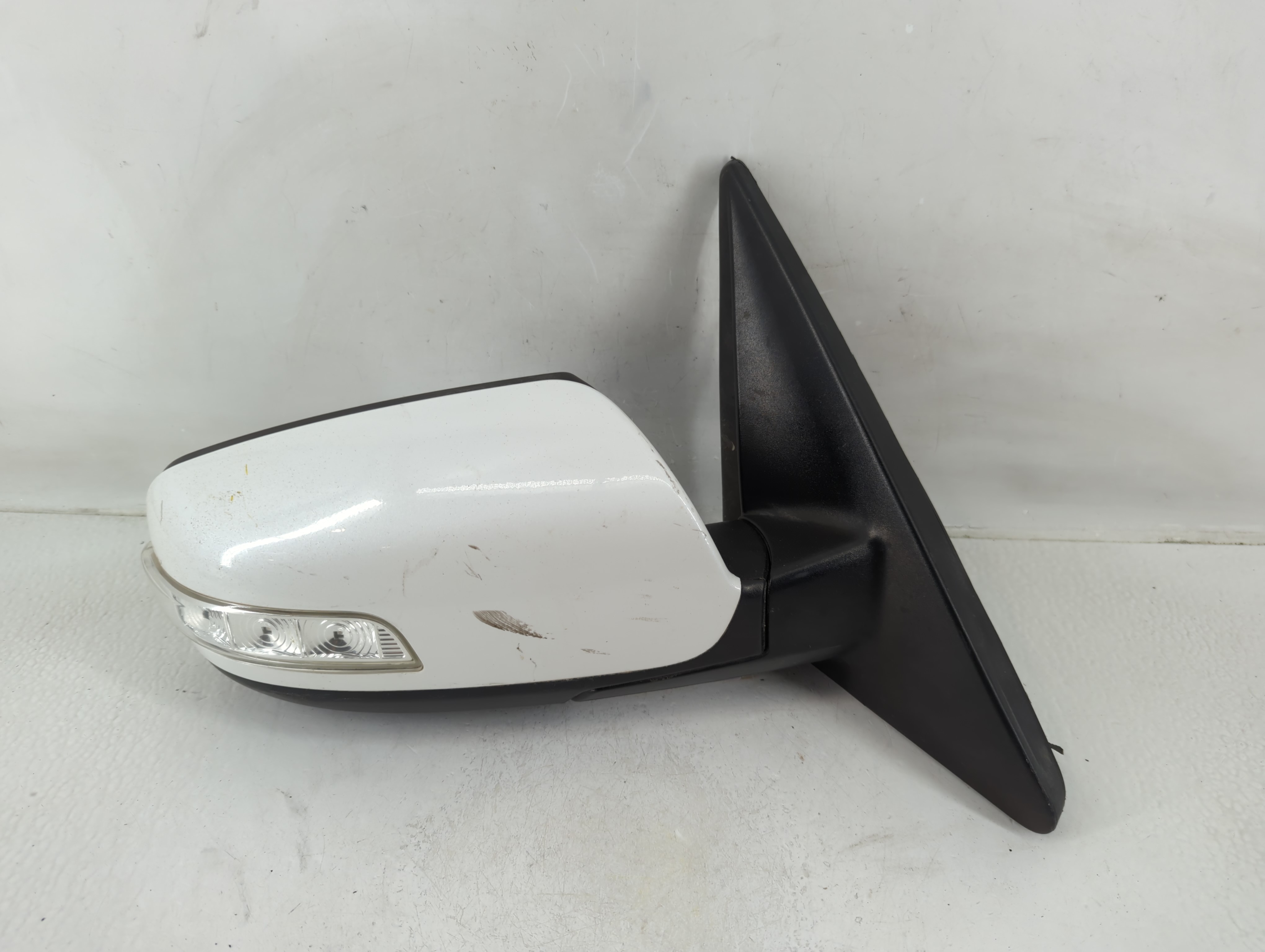 Picture of 2011-2015 Kia Sorento Passenger Right Side View Power Door Mirror White 1164734