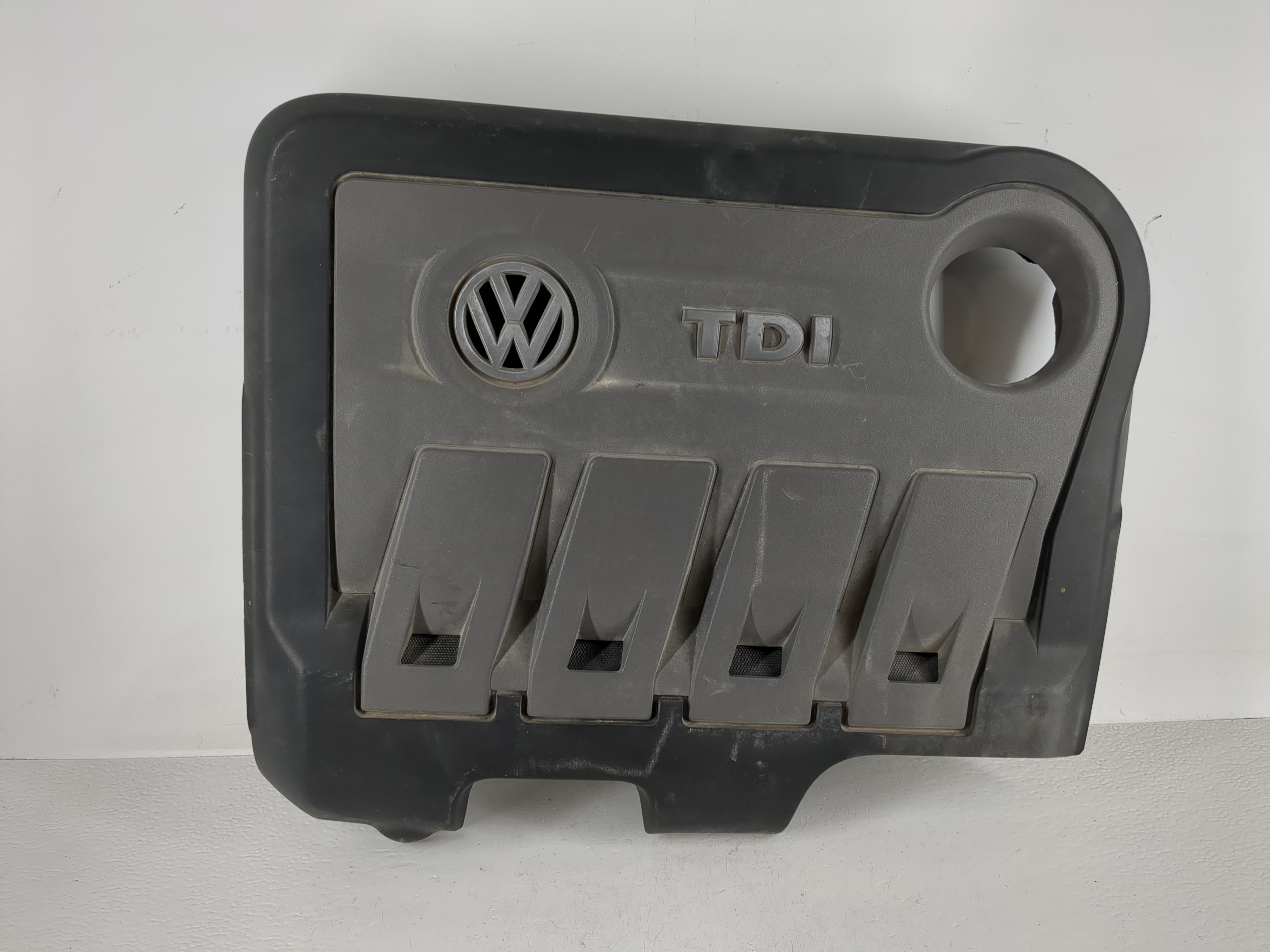 Picture of 2013 Volkswagen Passat Engine Cover 1164761