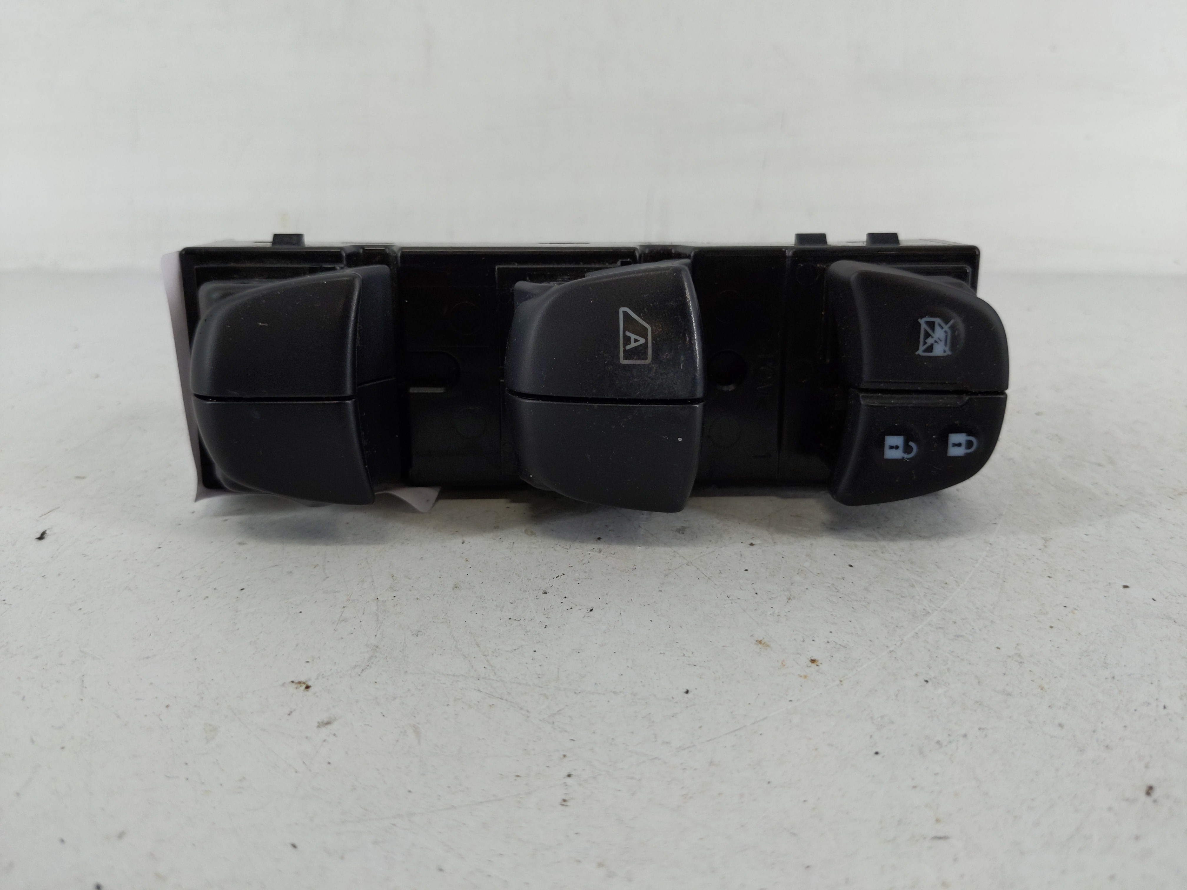2011-2015 Nissan Rogue Driver Left Door Master Power Window Switch 1164805 - Oemusedautoparts1.com