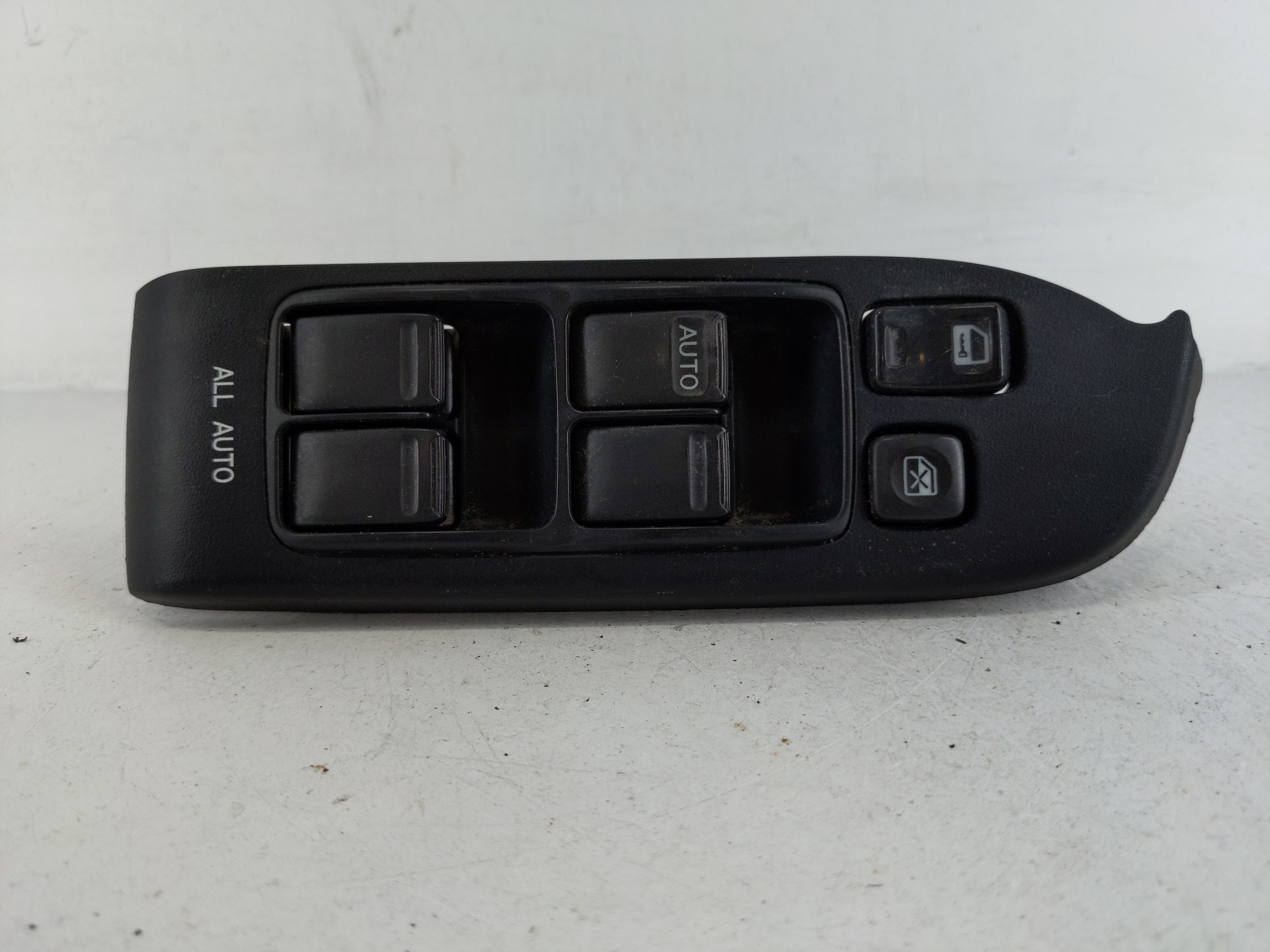 2003-2004 Infiniti G35 Driver Left Door Master Power Window Switch 60961 1164809 - Oemusedautoparts1.com