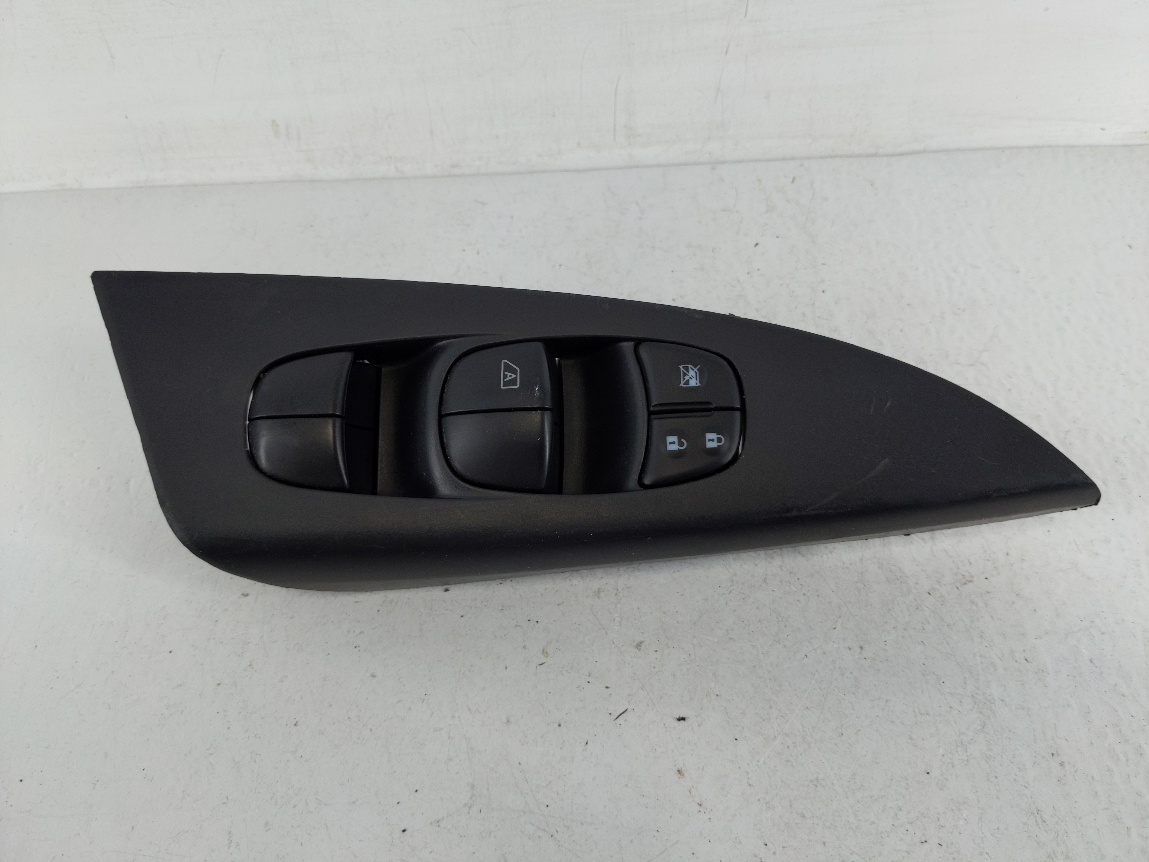 2013-2019 Nissan Sentra Driver Left Door Master Power Window Switch 1164814 - Oemusedautoparts1.com