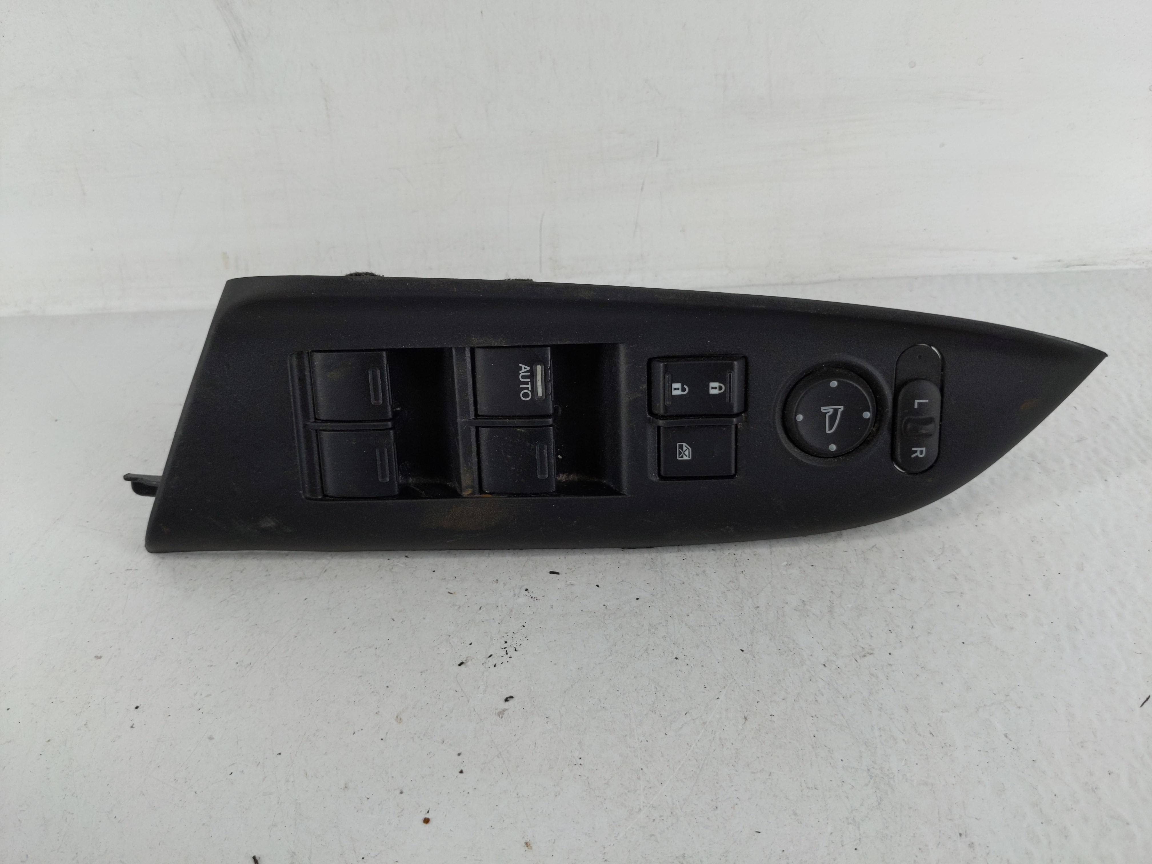 2015-2020 Honda Fit Driver Left Door Master Power Window Switch 1164817 - Oemusedautoparts1.com