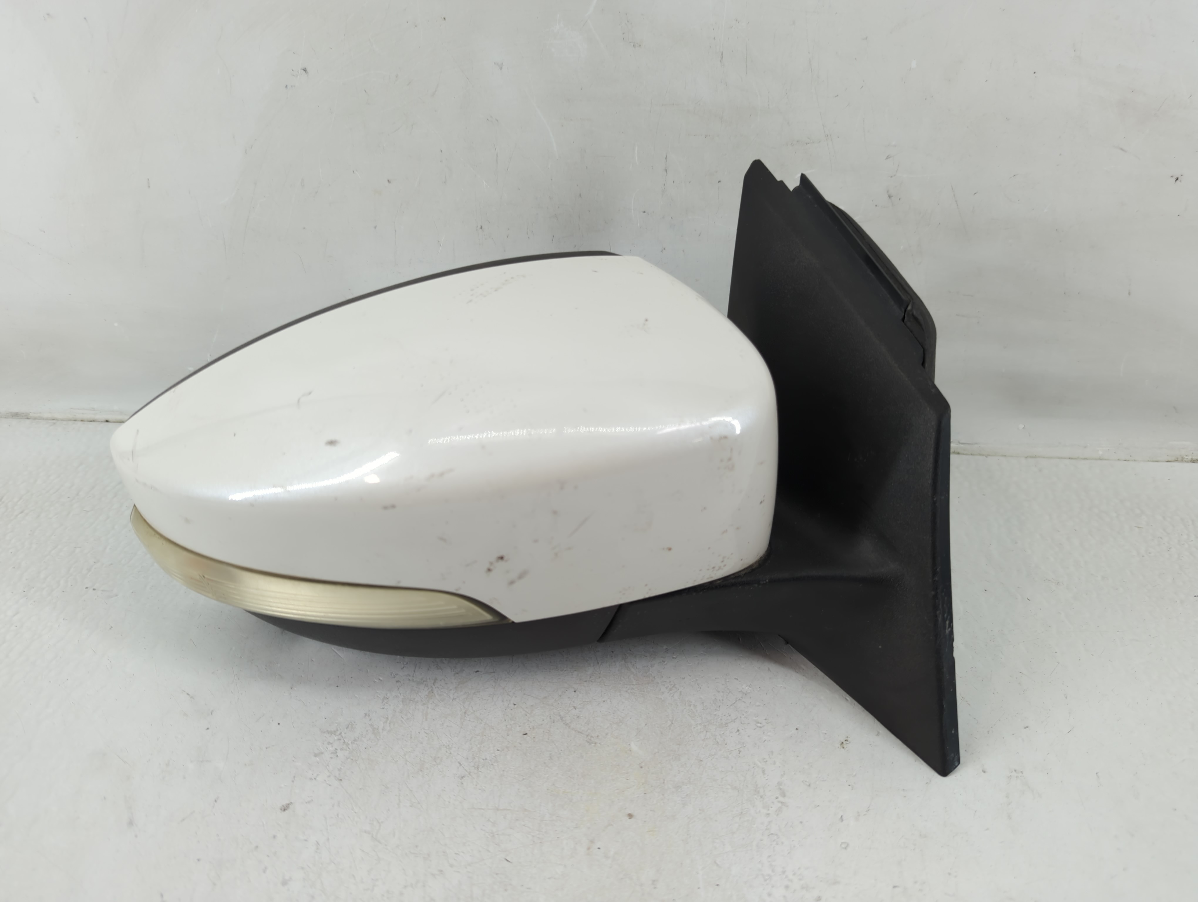 Picture of 2015-2018 Ford Focus Passenger Right Side View Power Door Mirror White 1164829