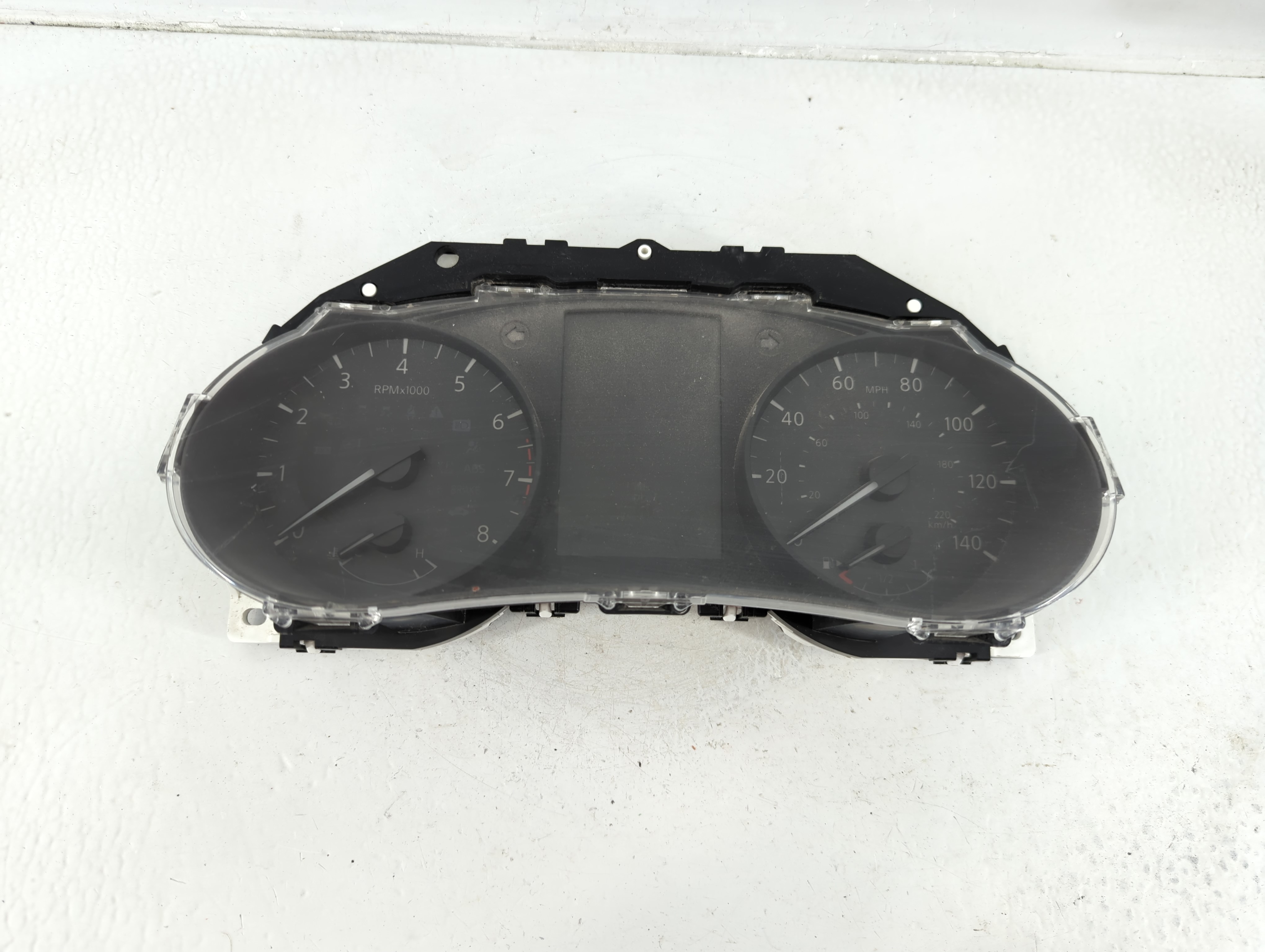 2017-2017 Nissan Rogue Speedometer Instrument Cluster Gauges 7fr0a/tu02 1164840 - Oemusedautoparts1.com