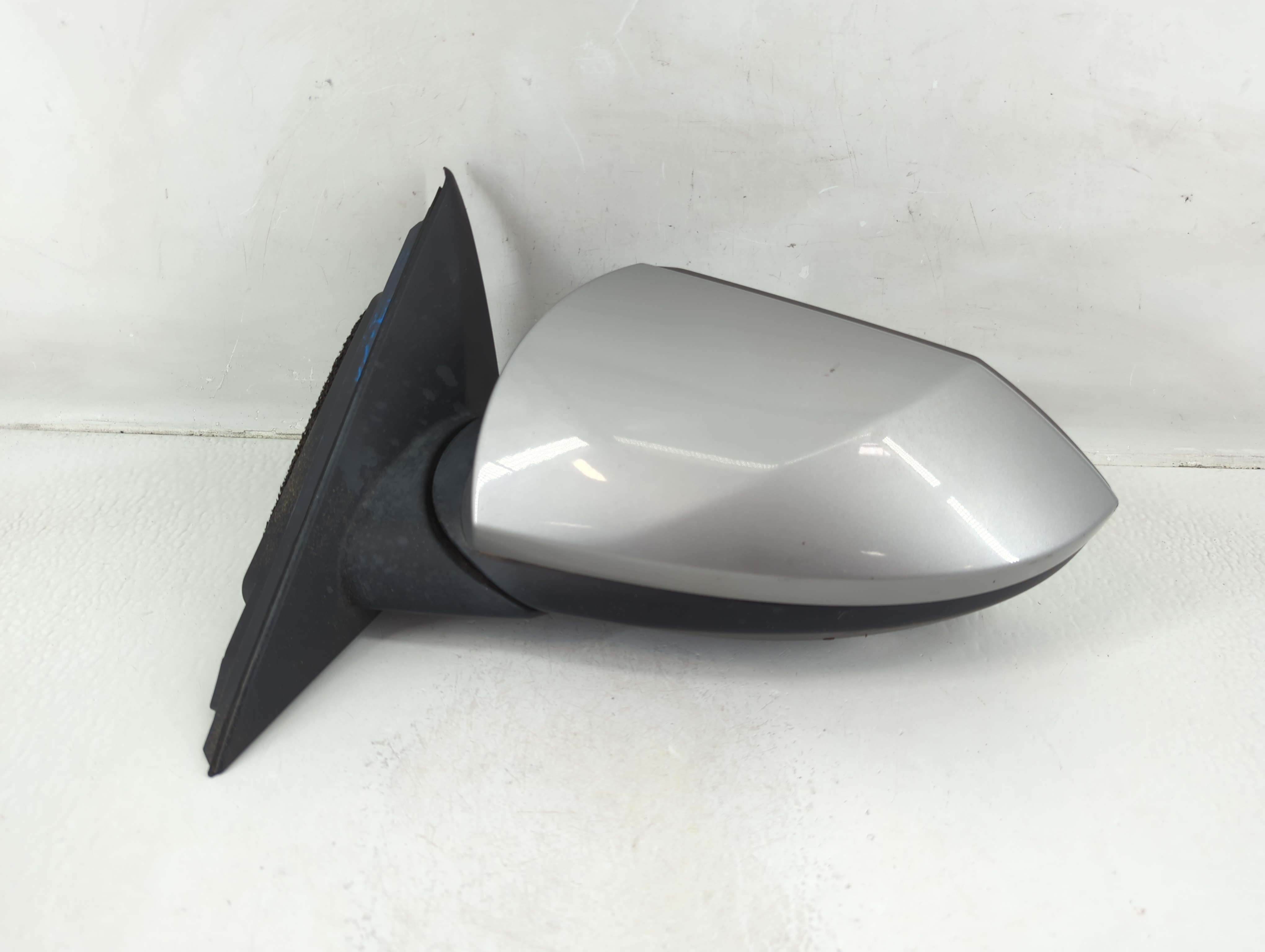 2021-2022 Hyundai Elantra Driver Left Side View Power Door Mirror Silver 1164907 - Oemusedautoparts1.com