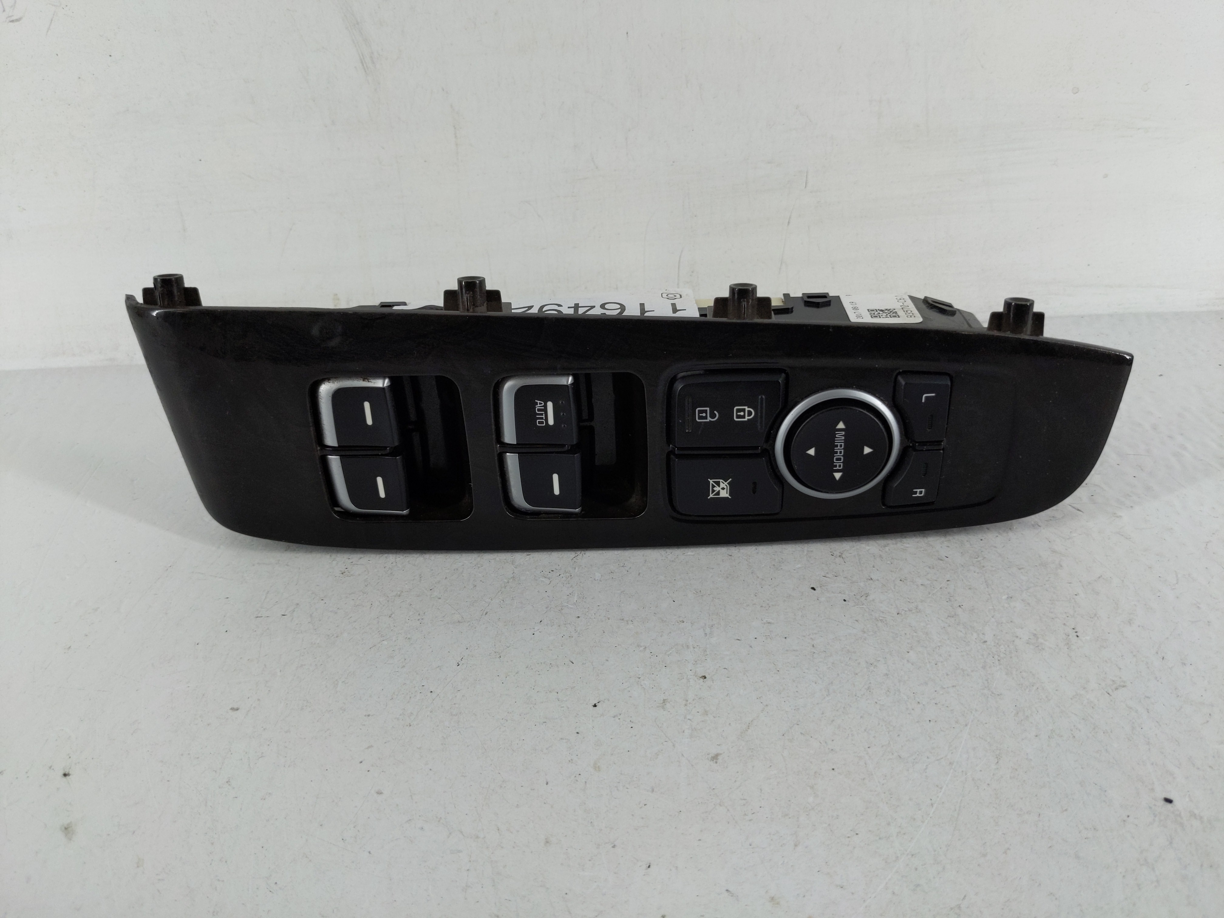2016-2018 Kia Sorento Driver Left Door Master Power Window Switch 1164923 - Oemusedautoparts1.com