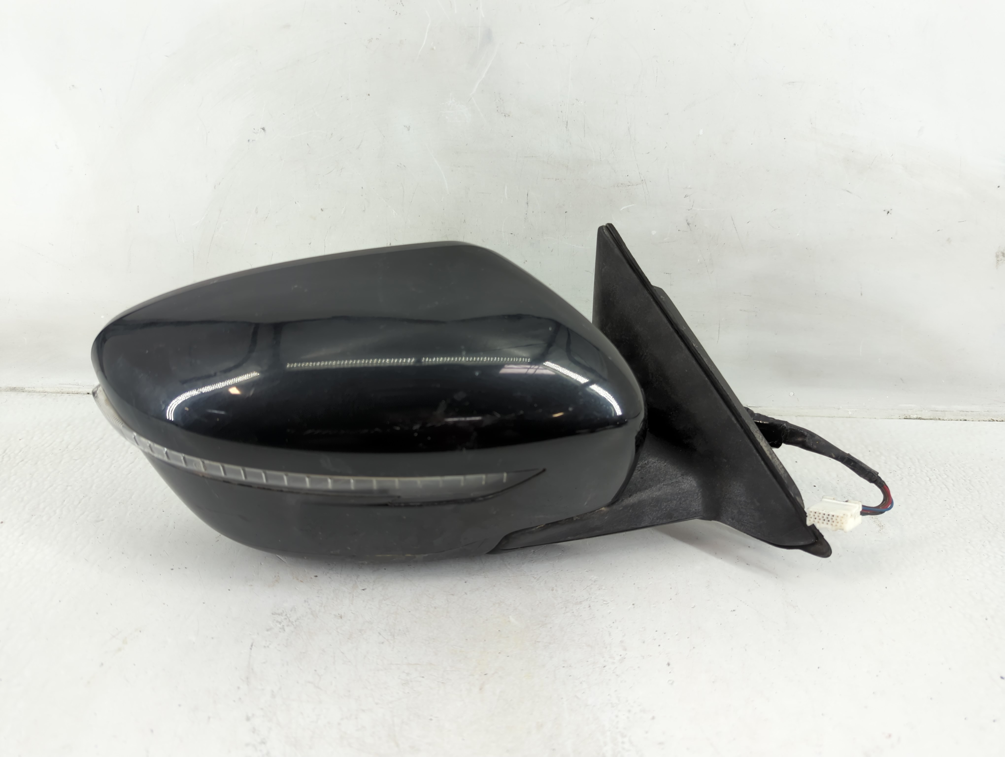 Picture of 2017-2020 Nissan Rogue Passenger Right Side View Power Door Mirror Black 1164959