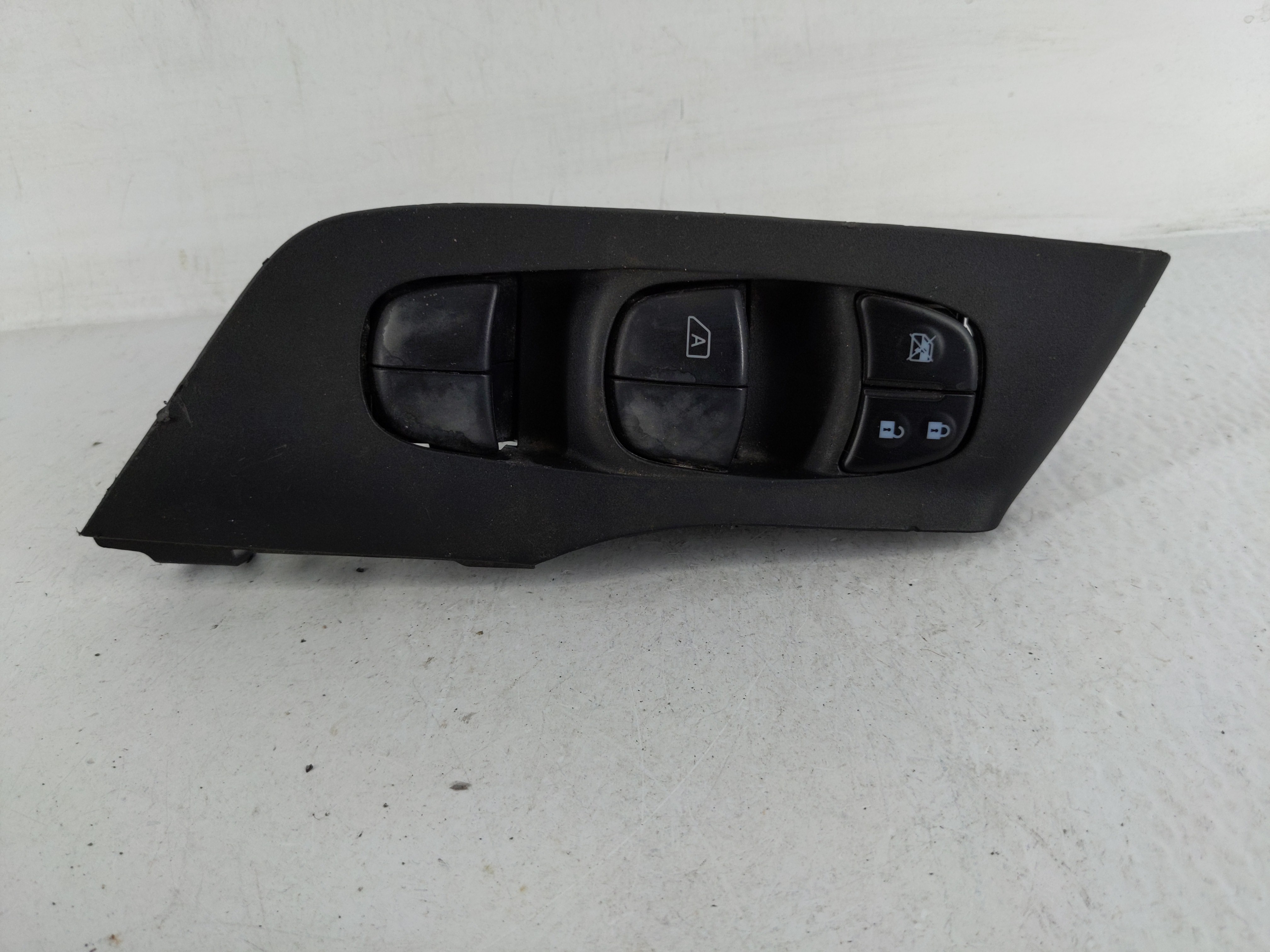 2013-2018 Nissan Altima Driver Left Door Master Power Window Switch 1164983 - Oemusedautoparts1.com