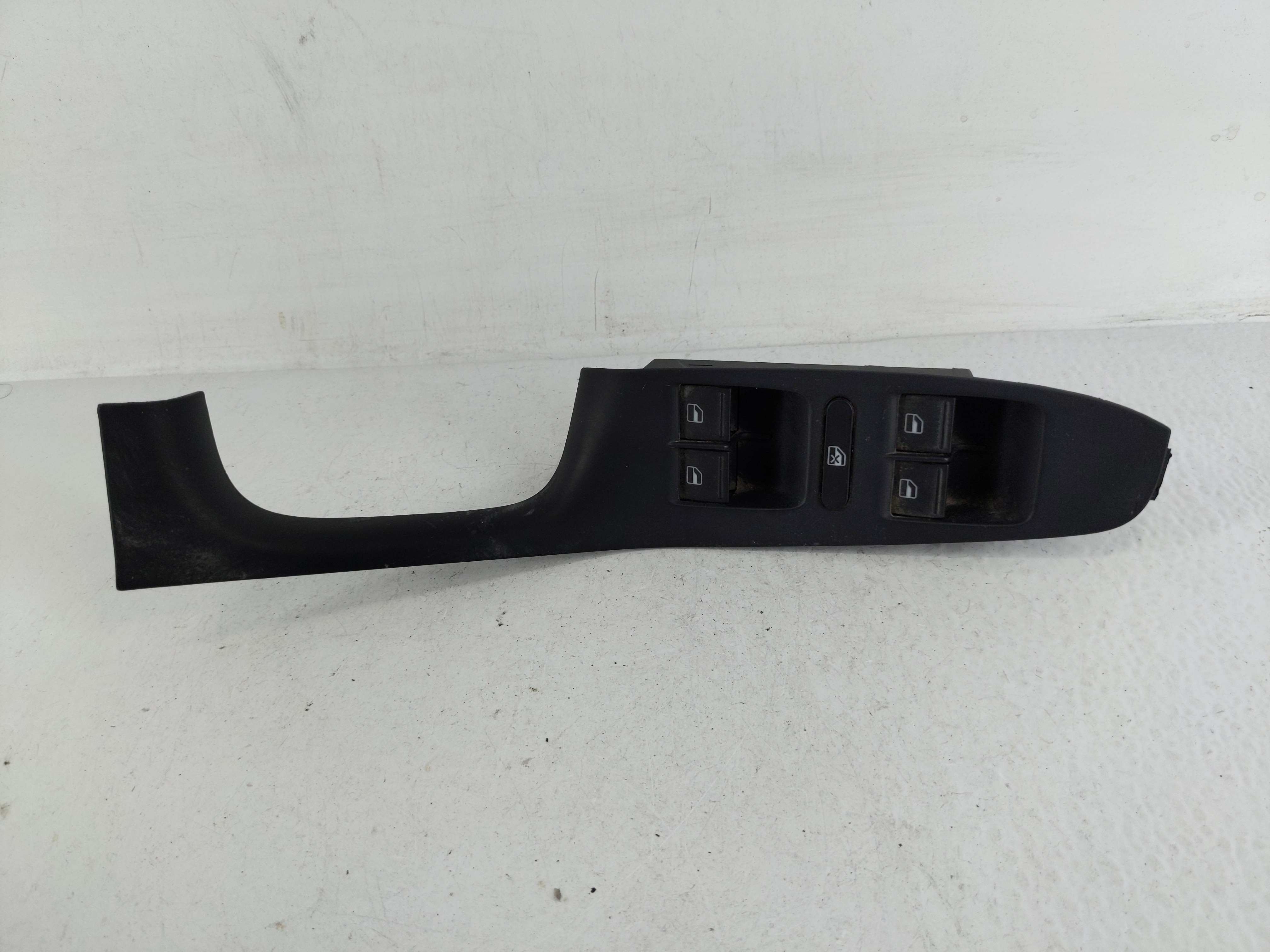 2005-2018 Volkswagen Jetta Driver Left Door Master Power Window Switch 1165008 - Oemusedautoparts1.com