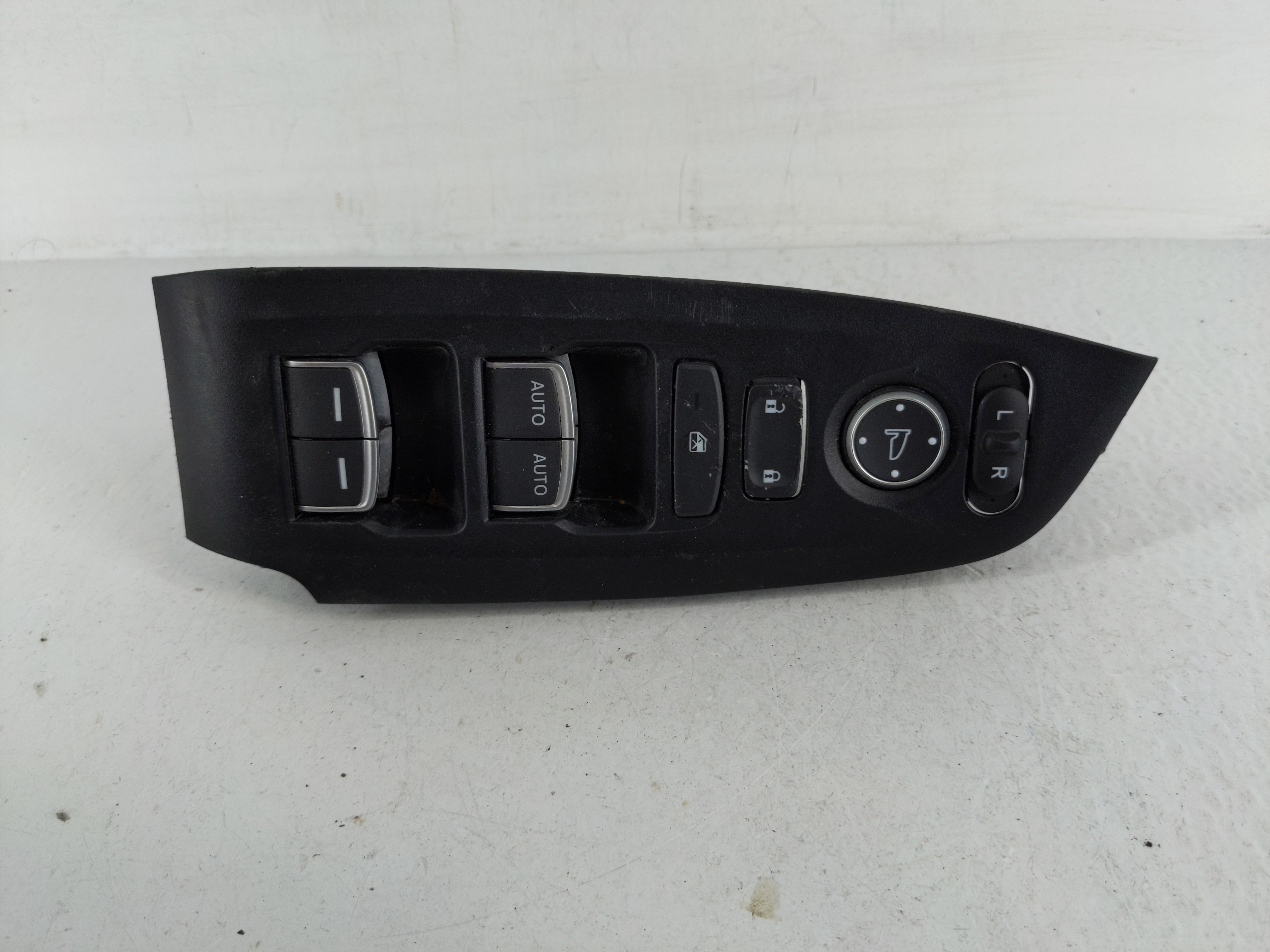 2018-2022 Honda Accord Driver Left Door Master Power Window Switch 1165012 - Oemusedautoparts1.com