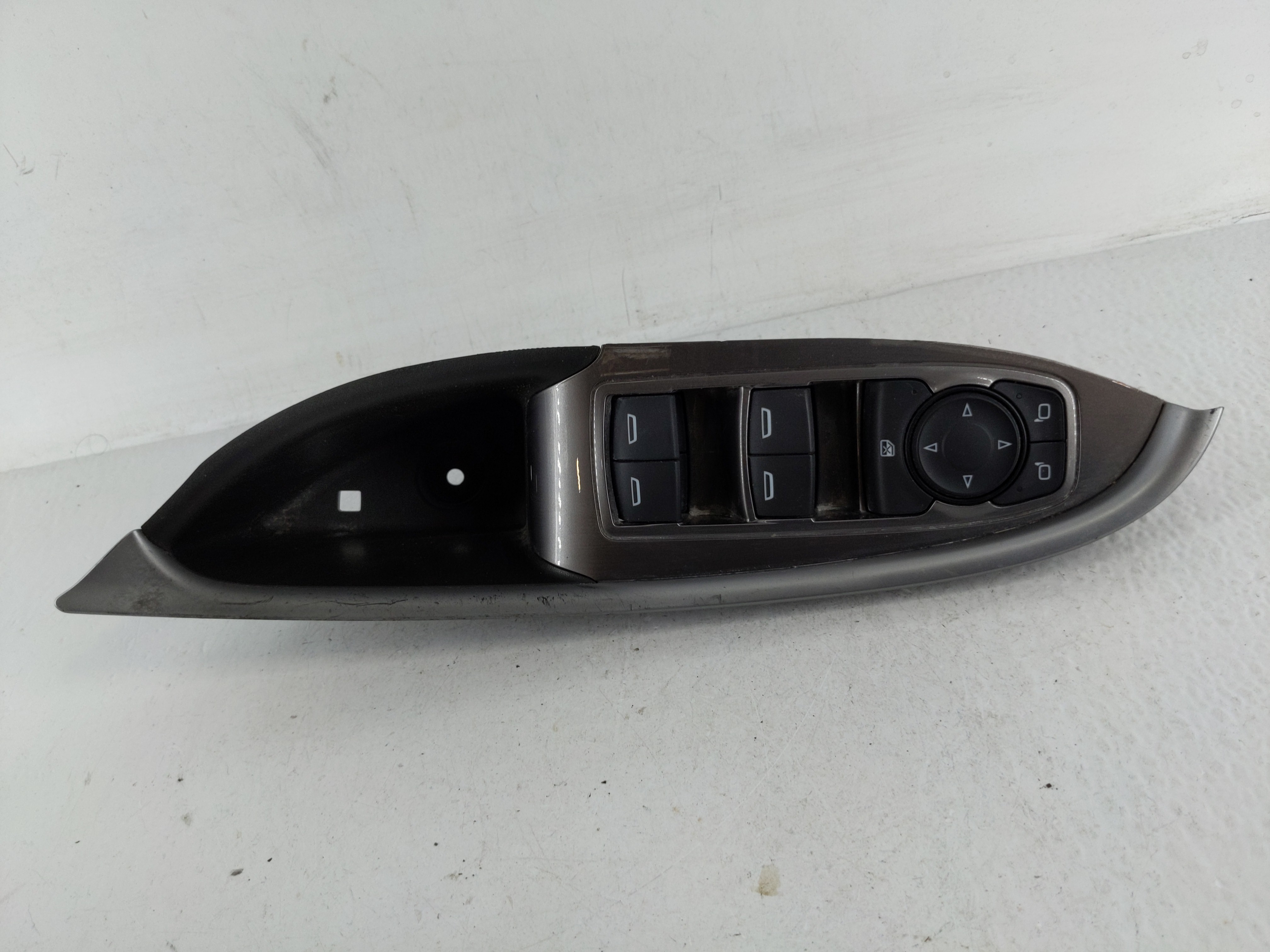 2021-2022 Chevrolet Traverse Driver Left Door Master Power Window Switch 1165021 - Oemusedautoparts1.com