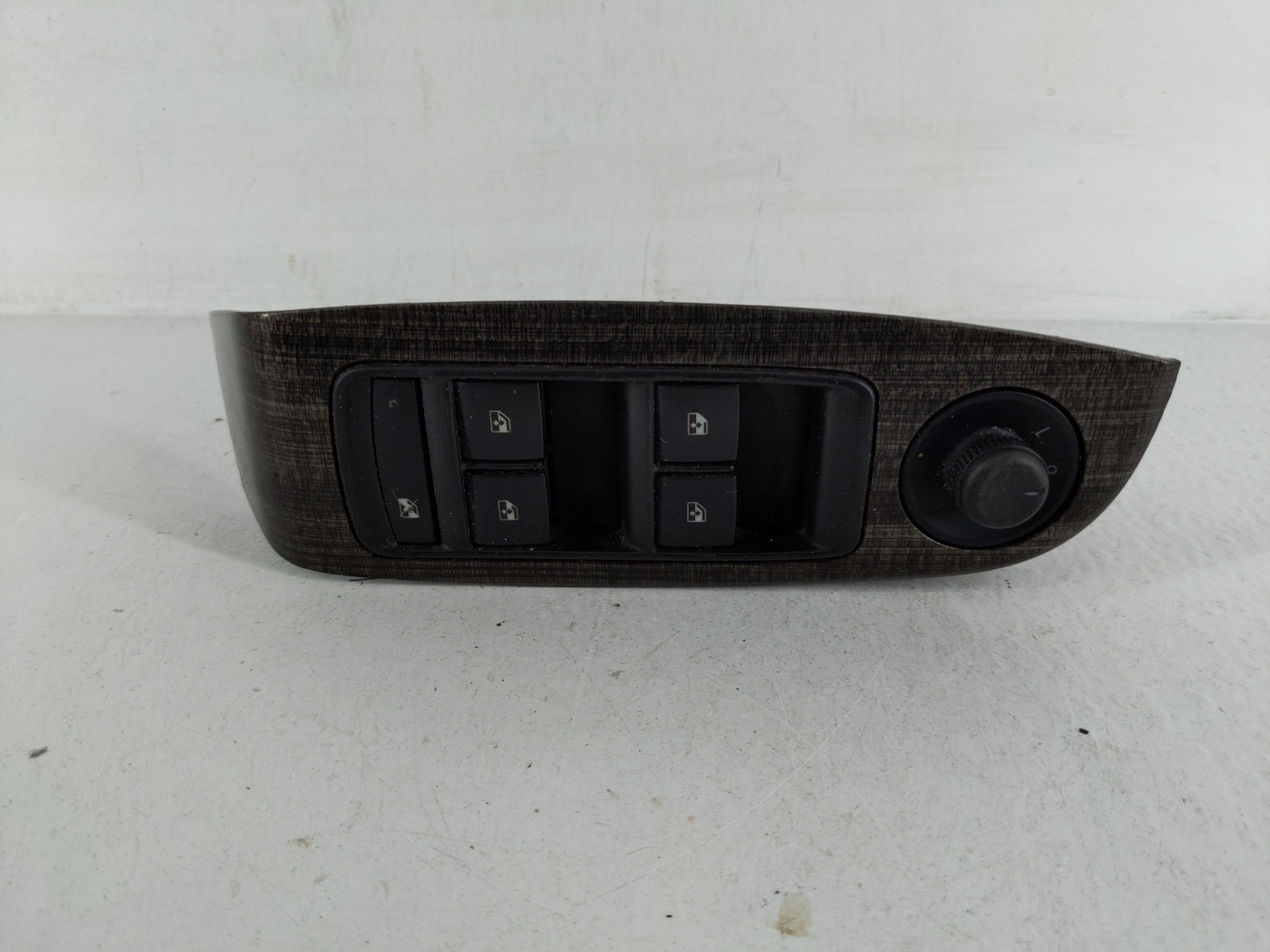 2014-2016 Chevrolet Malibu Driver Left Door Master Power Window Switch 1165023 - Oemusedautoparts1.com