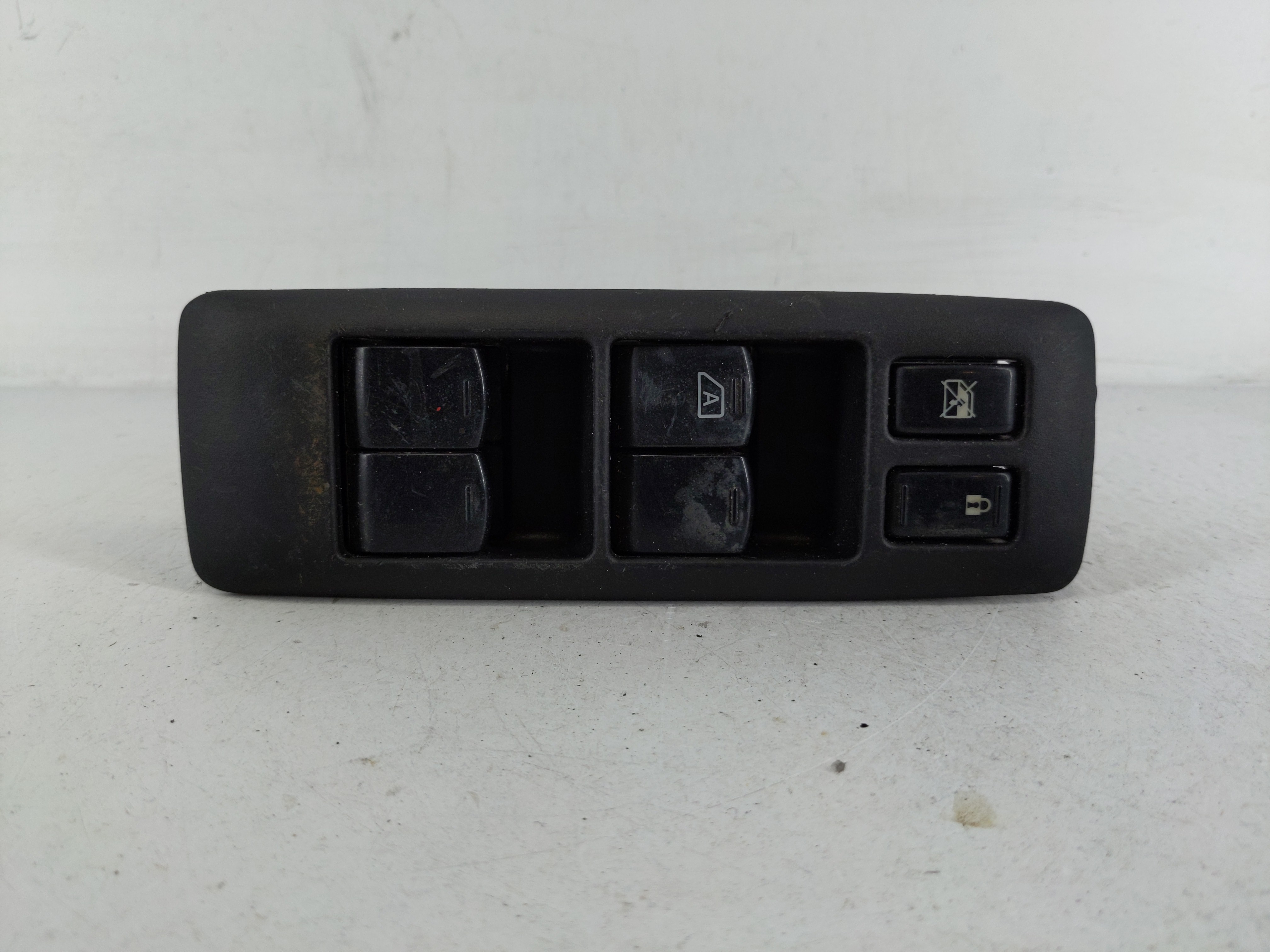 2011-2015 Nissan Rogue Driver Left Door Master Power Window Switch 1165029 - Oemusedautoparts1.com