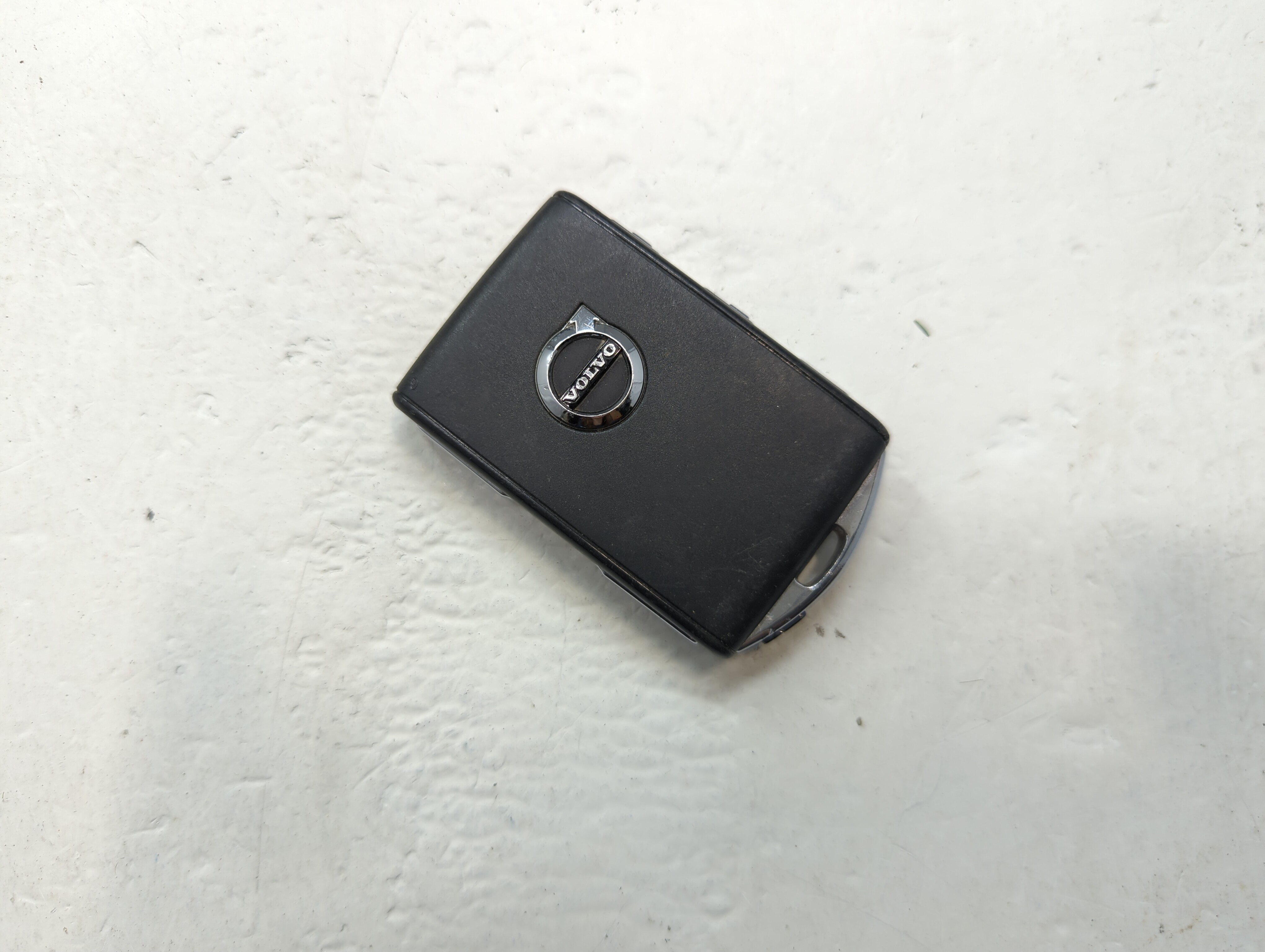 Volvo S90 Keyless Entry Remote Fob YGOHUF8423 4 buttons 1165056 - Oemusedautoparts1.com