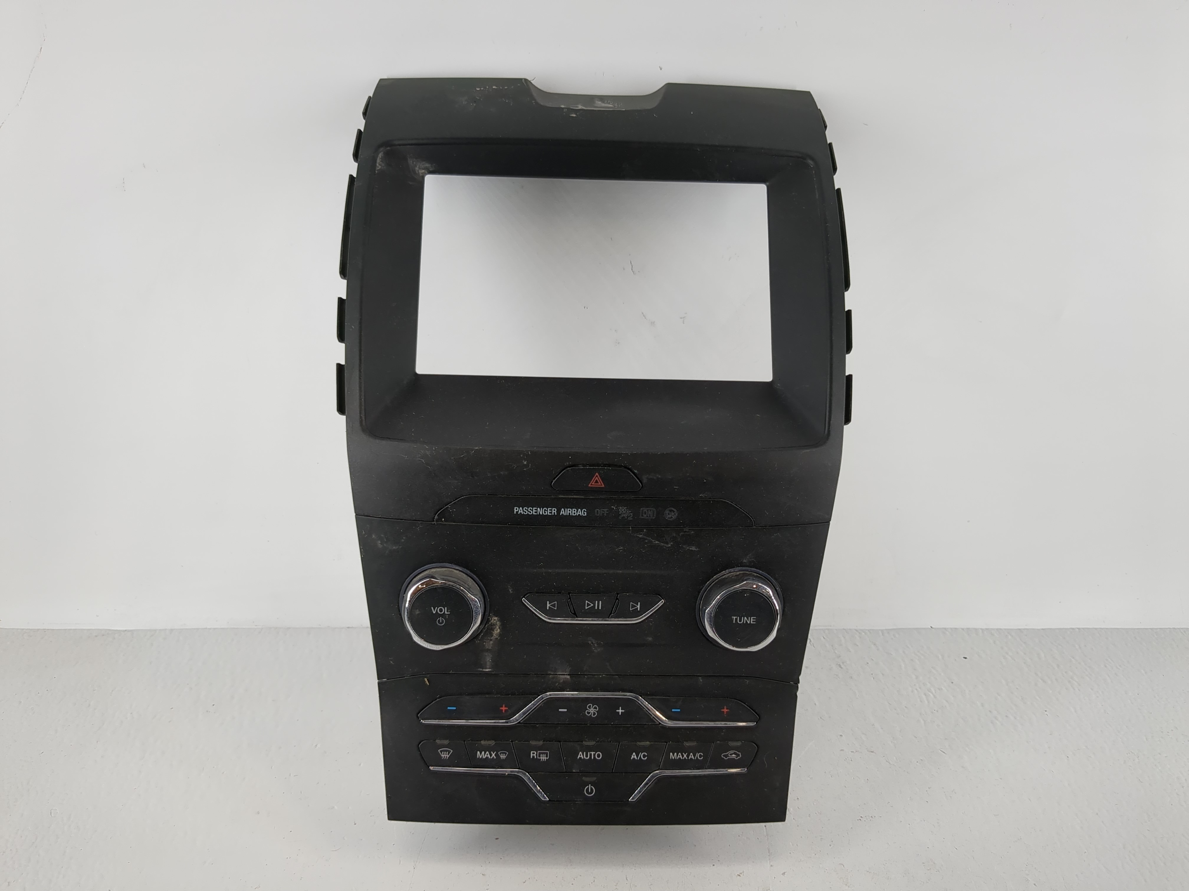 2019-2020 Ford Edge Am Fm Cd Player Radio Receiver 1165077 - Oemusedautoparts1.com