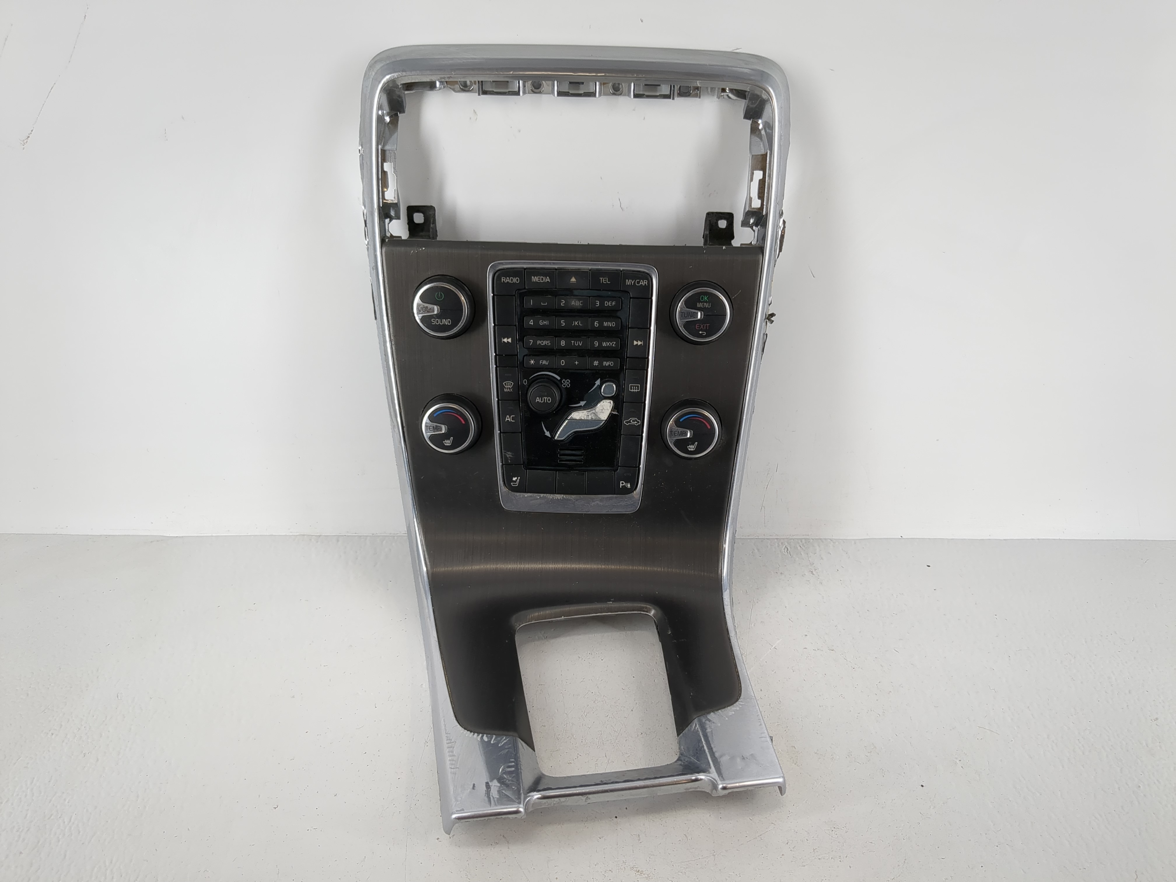 2013-2013 Volvo V60 Am Fm Cd Player Radio Receiver 1165082 - Oemusedautoparts1.com