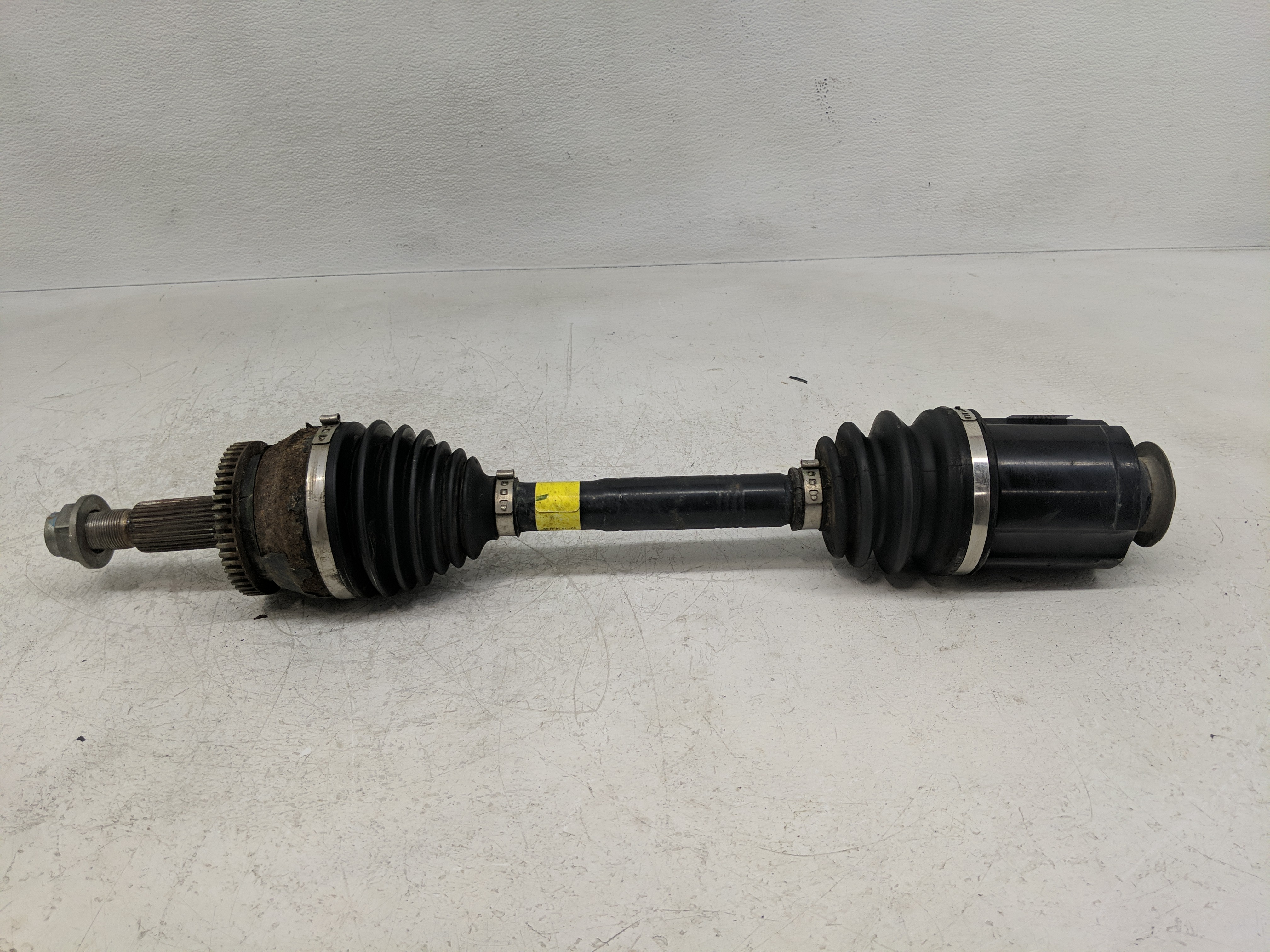 2016-2018 Kia Sorento Axle Shaft Front Passenger Cv C/v 1165103 - Oemusedautoparts1.com