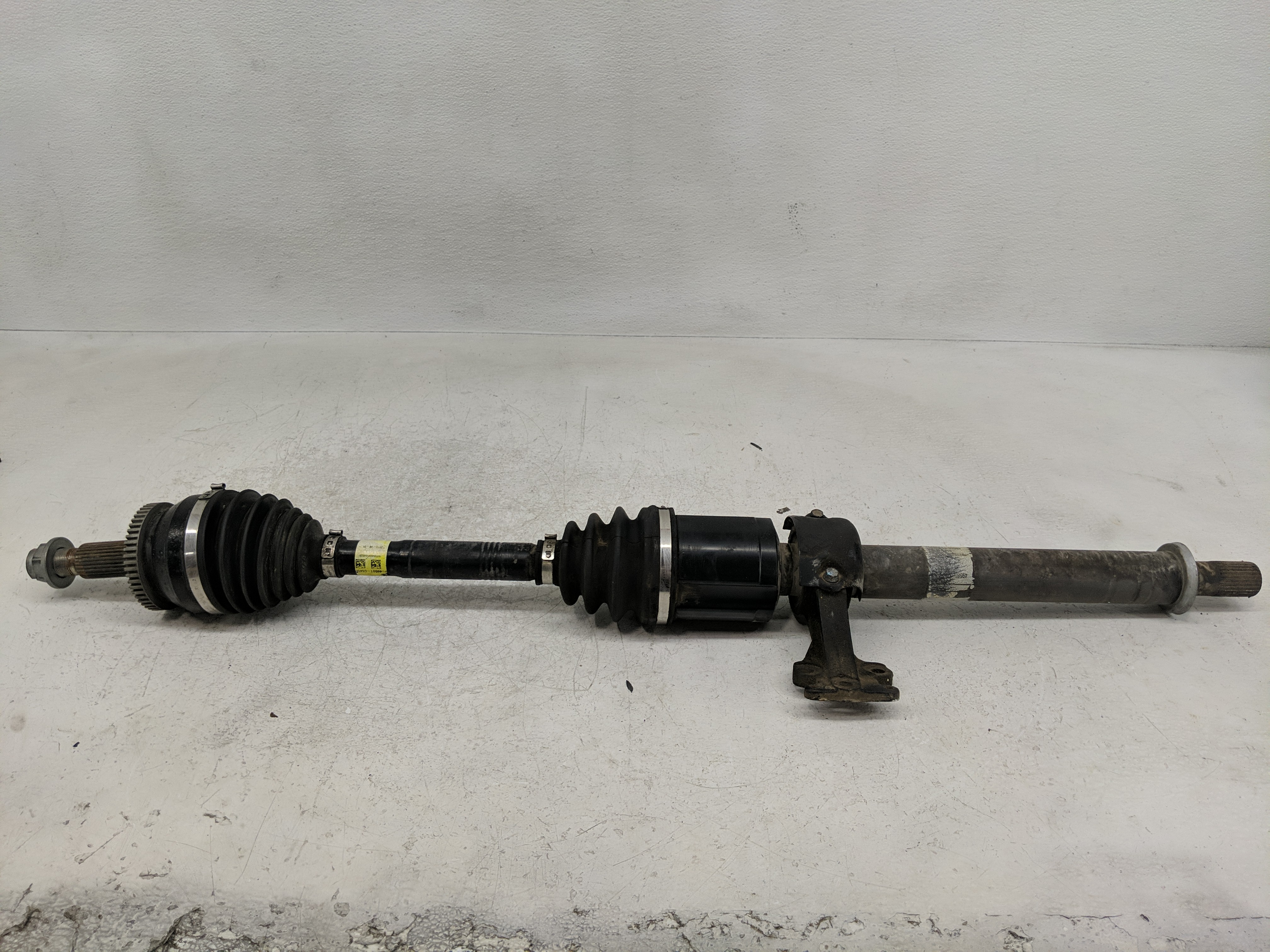2016-2018 Kia Sorento Axle Shaft Front Passenger Cv C/v 1165126 - Oemusedautoparts1.com